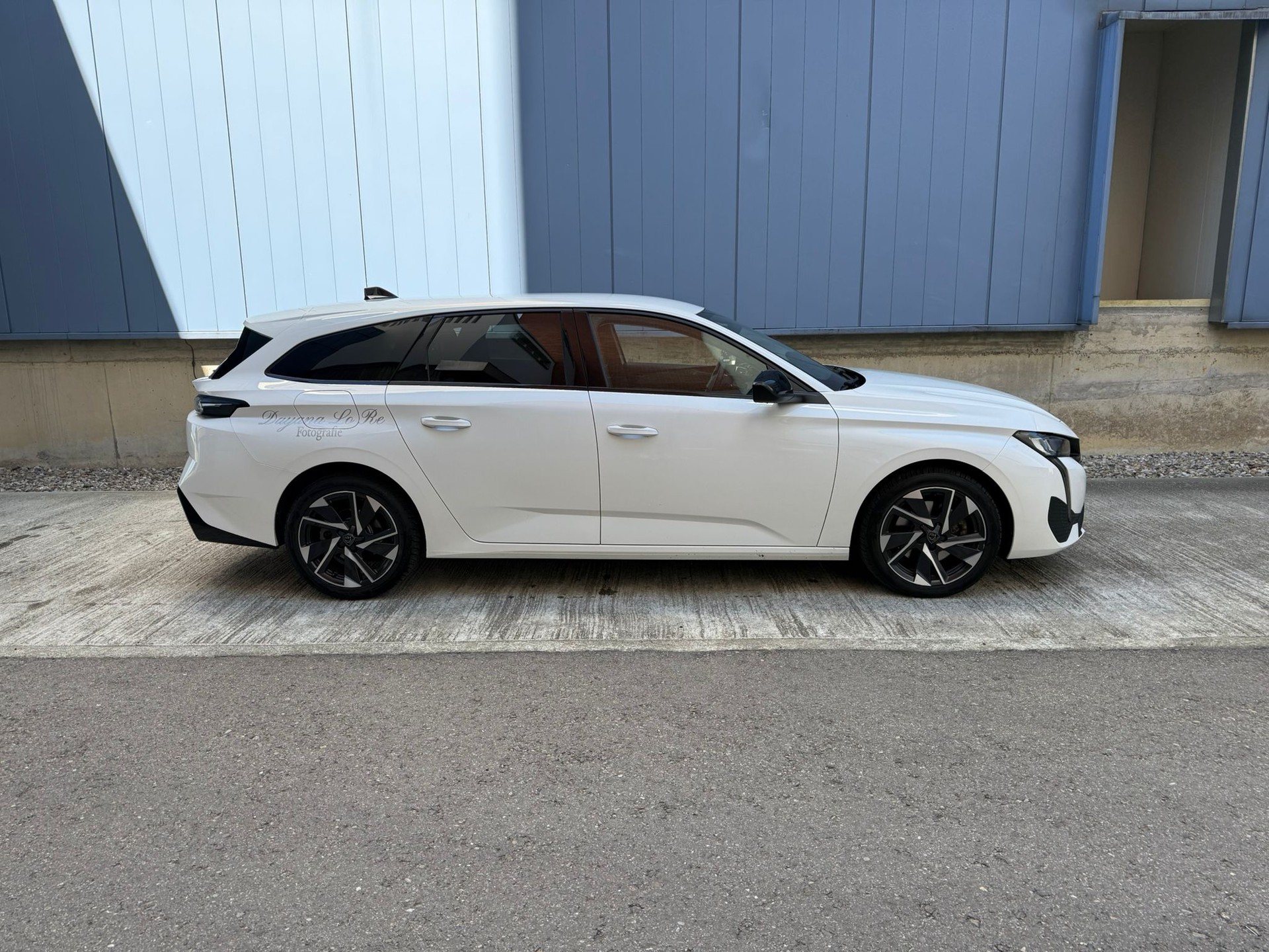 PEUGEOT 1.5 BlueHDi Allure Pack-image-2