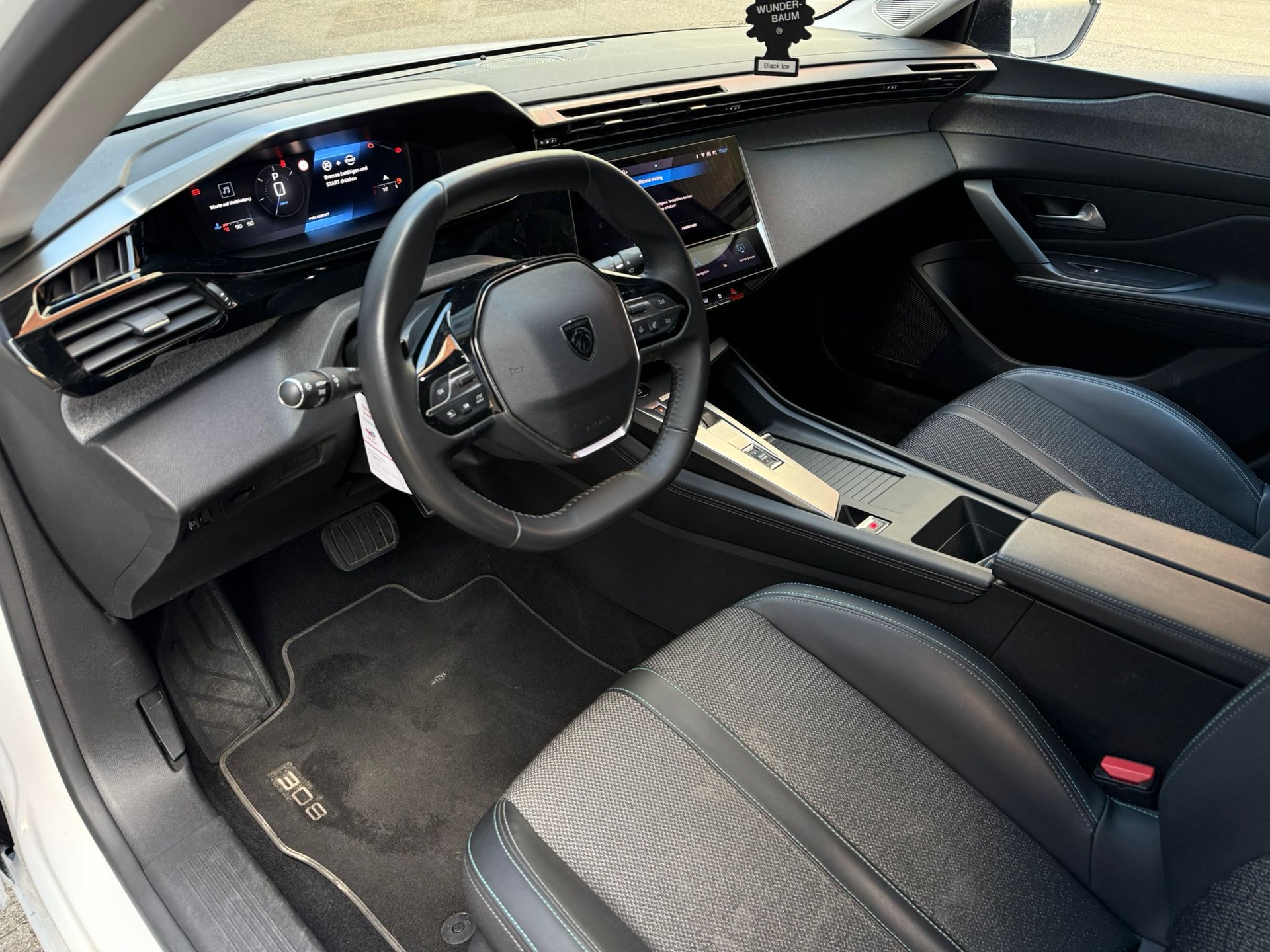 PEUGEOT 1.5 BlueHDi Allure Pack-image-6