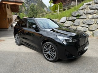 BMW iX1 30e xDrive-image-3