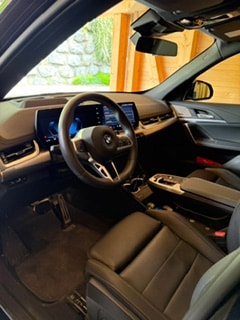 BMW iX1 30e xDrive-image-1
