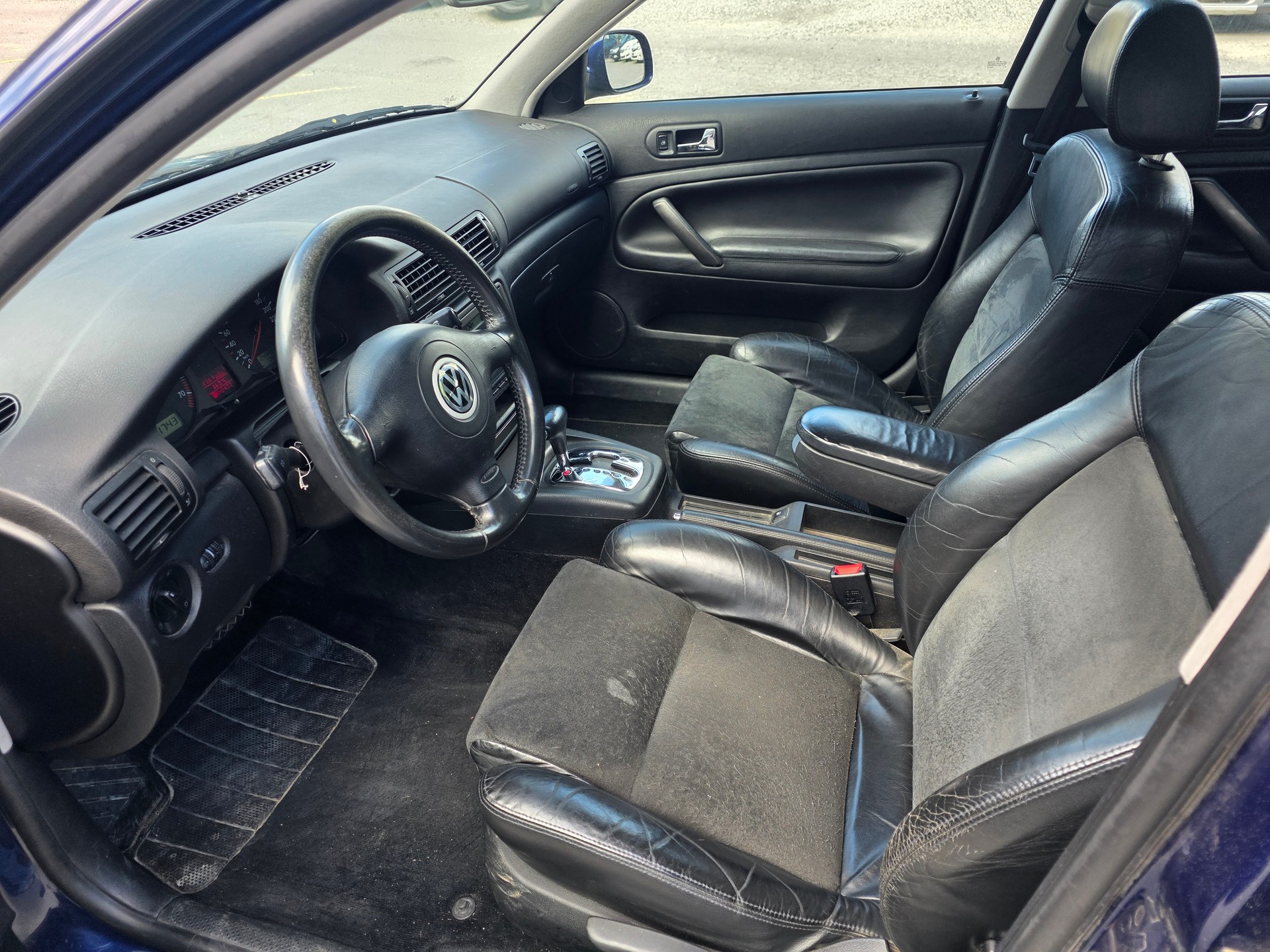 VW Passat Variant 1.8 T Highline-image-7