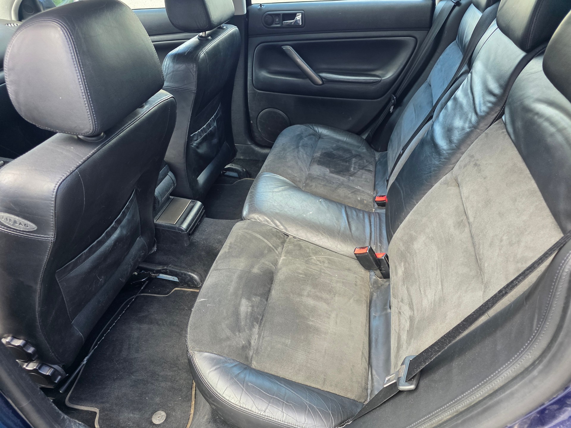 VW Passat Variant 1.8 T Highline-image-8