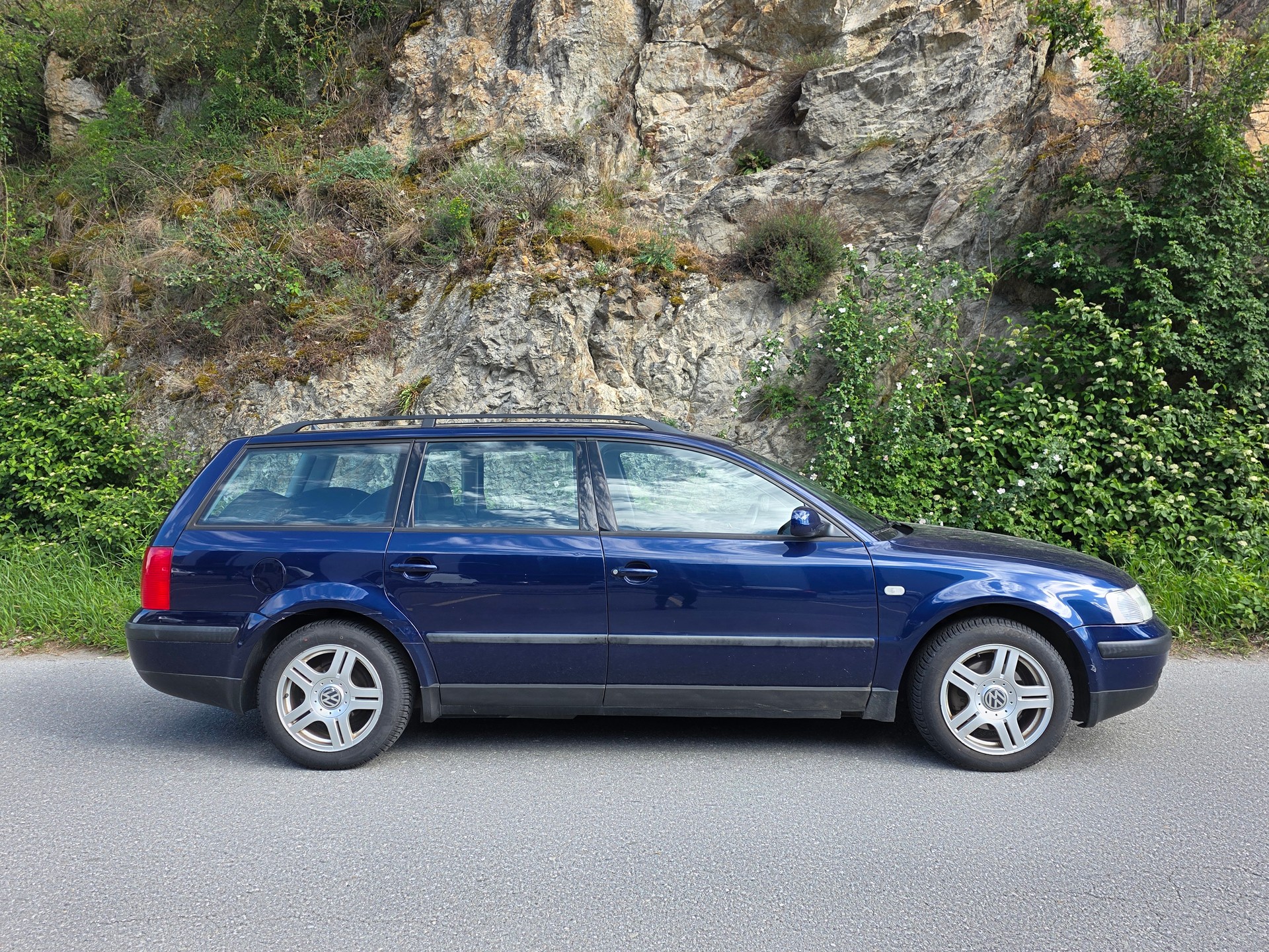 VW Passat Variant 1.8 T Highline-image-4