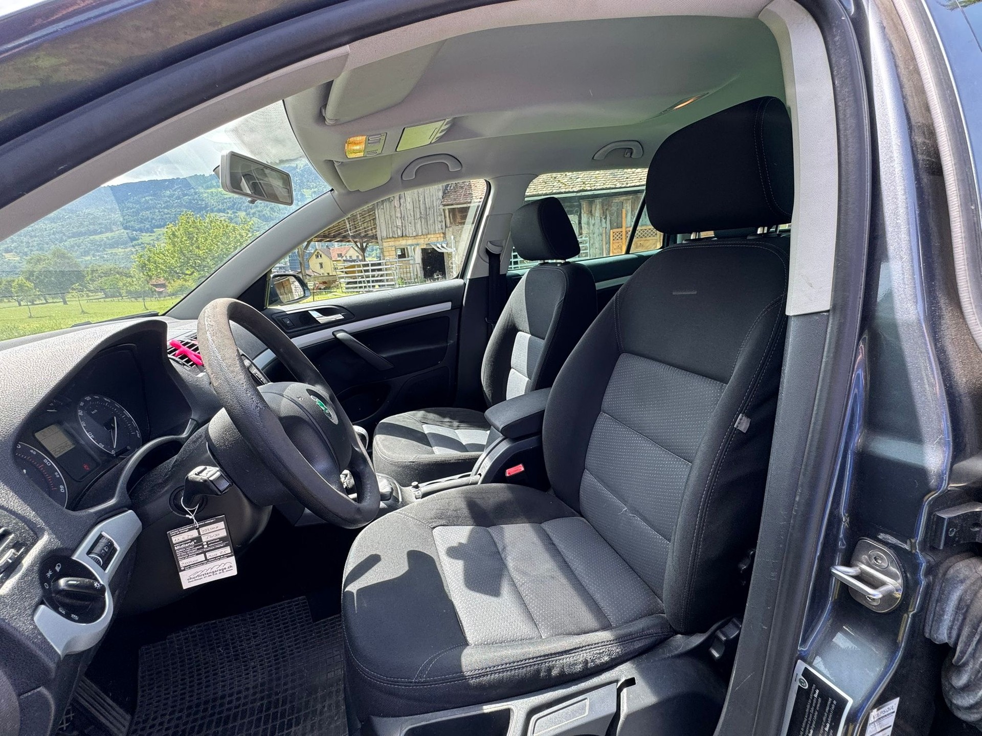 SKODA Octavia 1.9 TDI Adventure 4x4-image-2