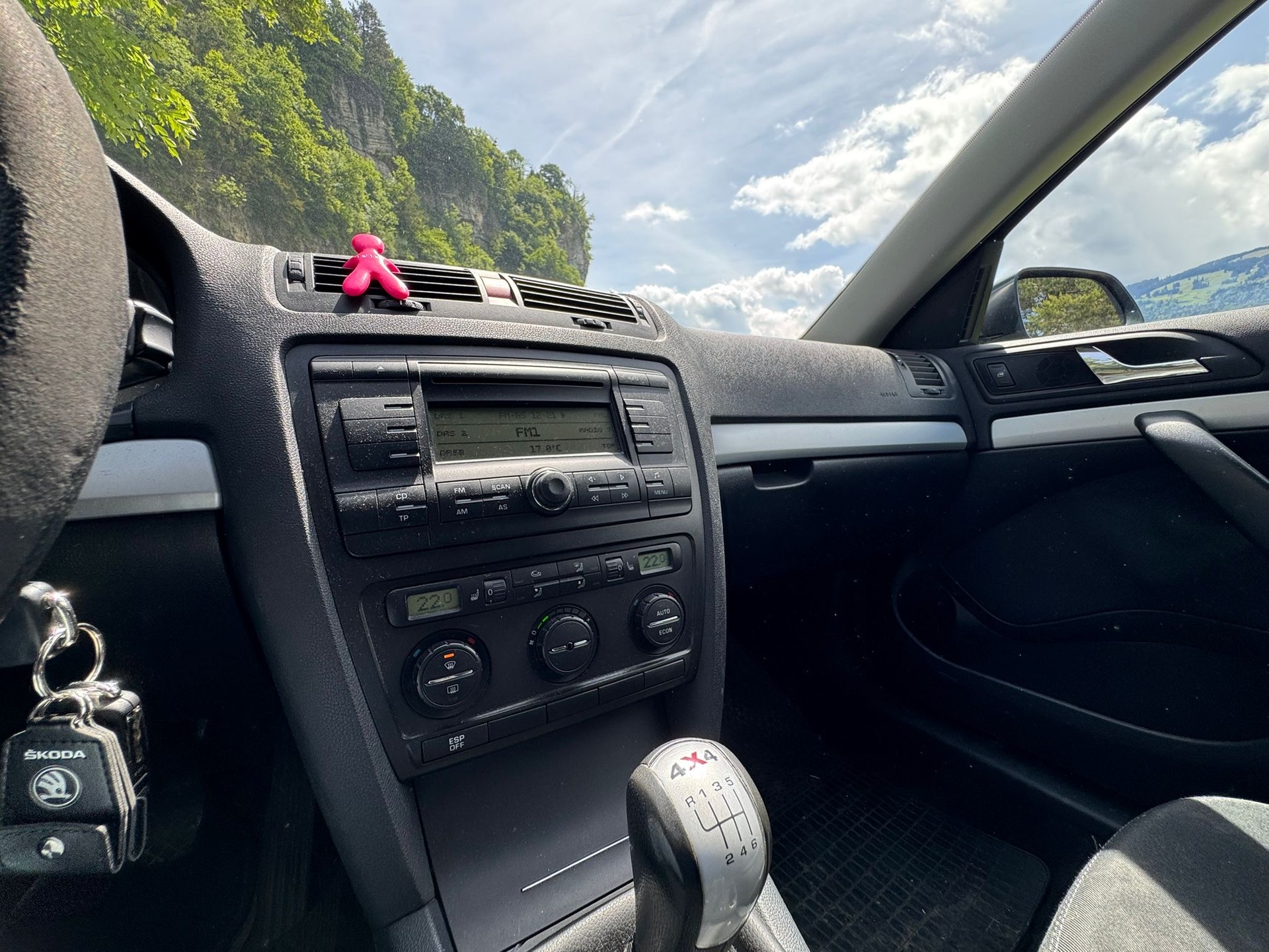 SKODA Octavia 1.9 TDI Adventure 4x4-image-9