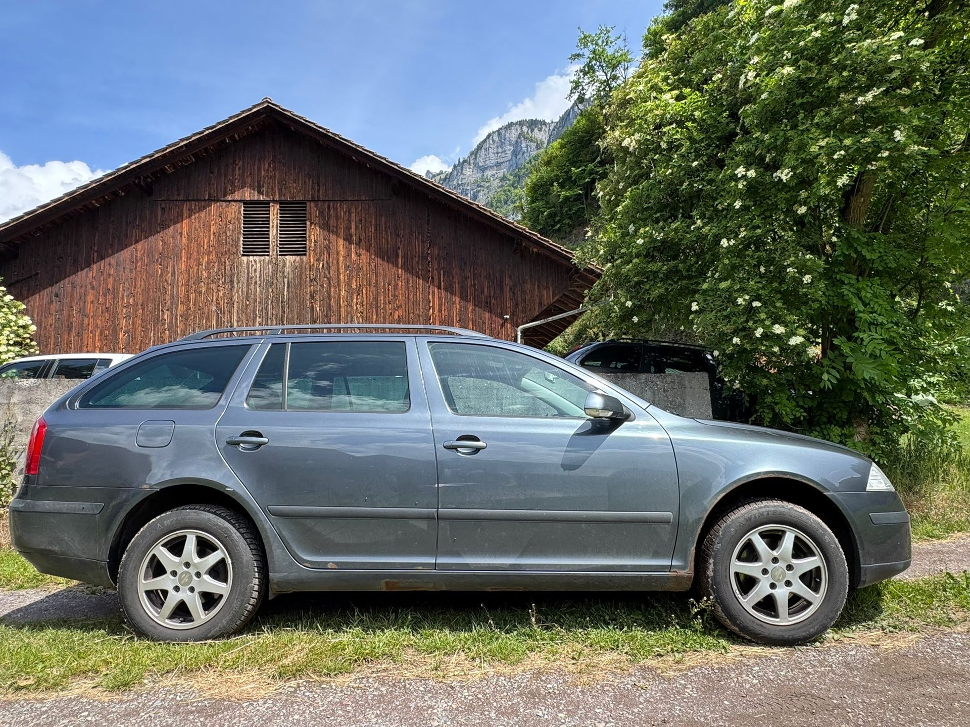 SKODA Octavia 1.9 TDI Adventure 4x4-image-13