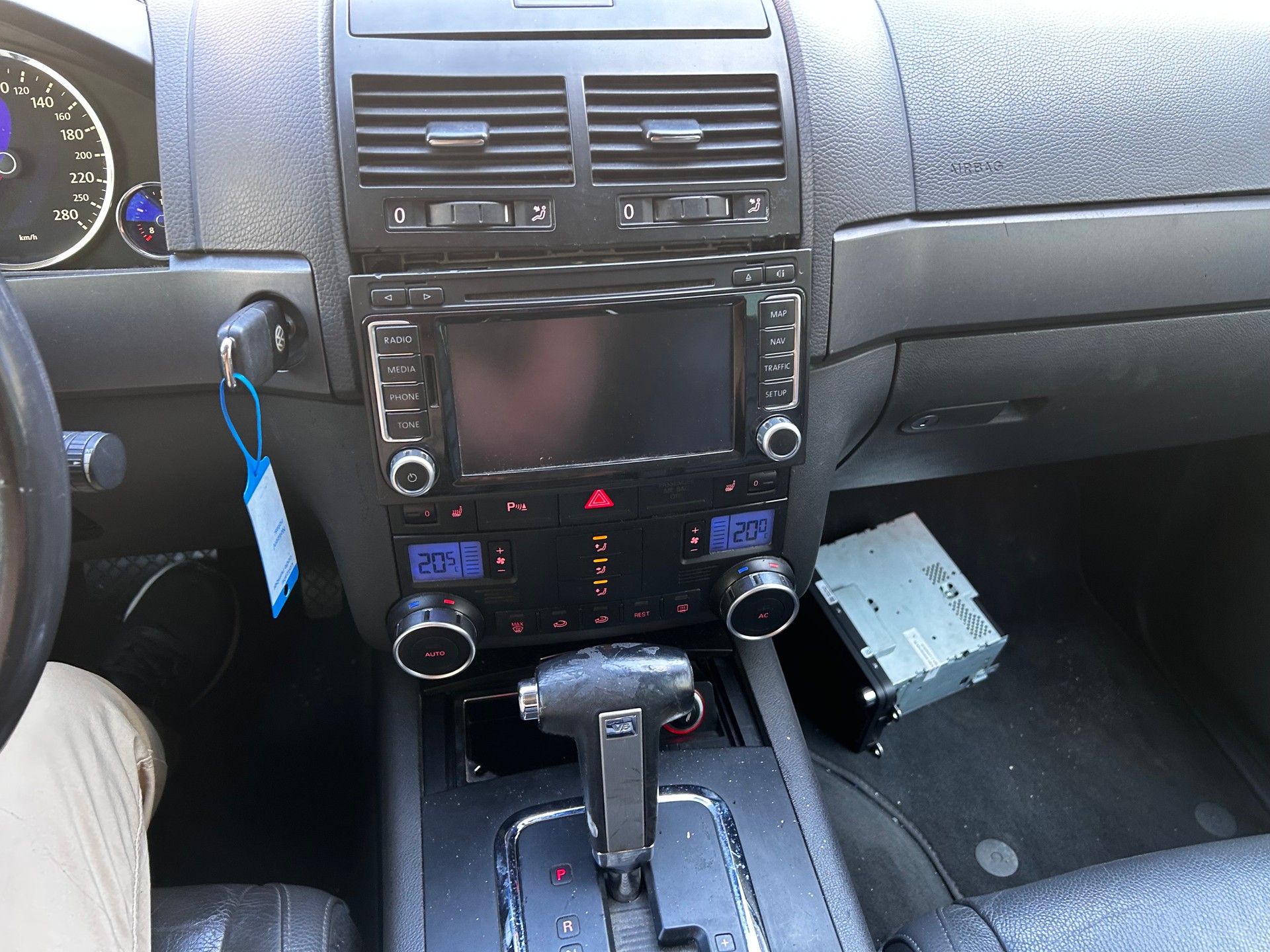 VW Touareg 3.0 TDI Advance Tiptronic-image-11