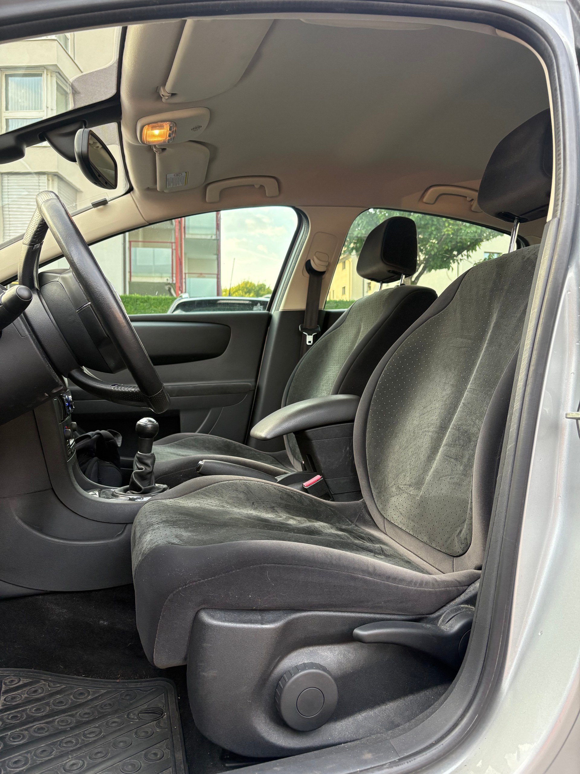 CITROEN C4 Berline 2.0i 16V Exclusive-image-5