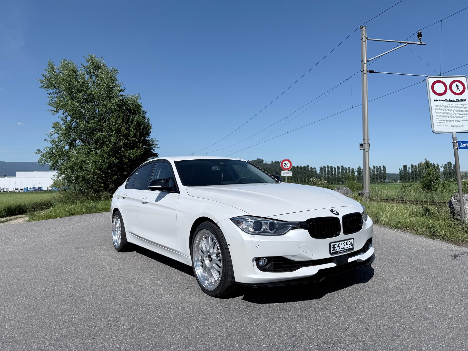 BMW 335i xDrive-image-1