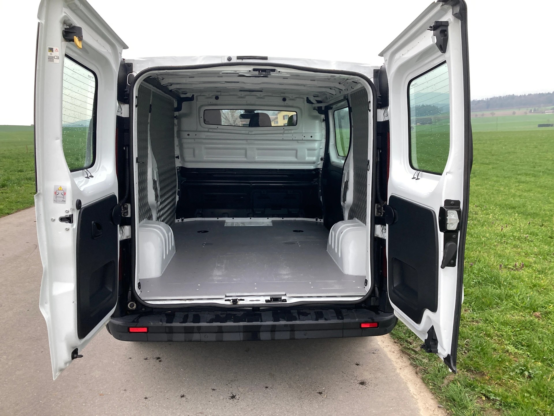 RENAULT Trafic 1.6 dCi 120 2.9t Business L1H1-image-5