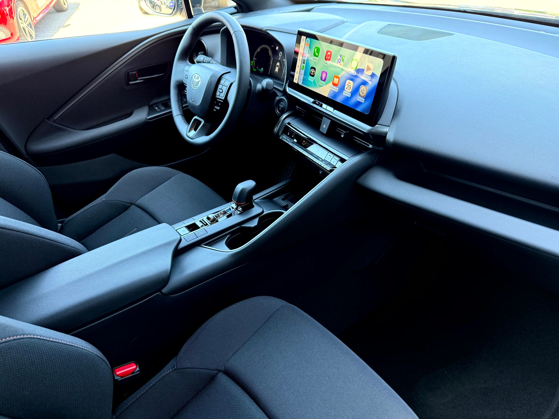 TOYOTA C-HR 2.0 PHEV CVT Swiss Edition-image-15