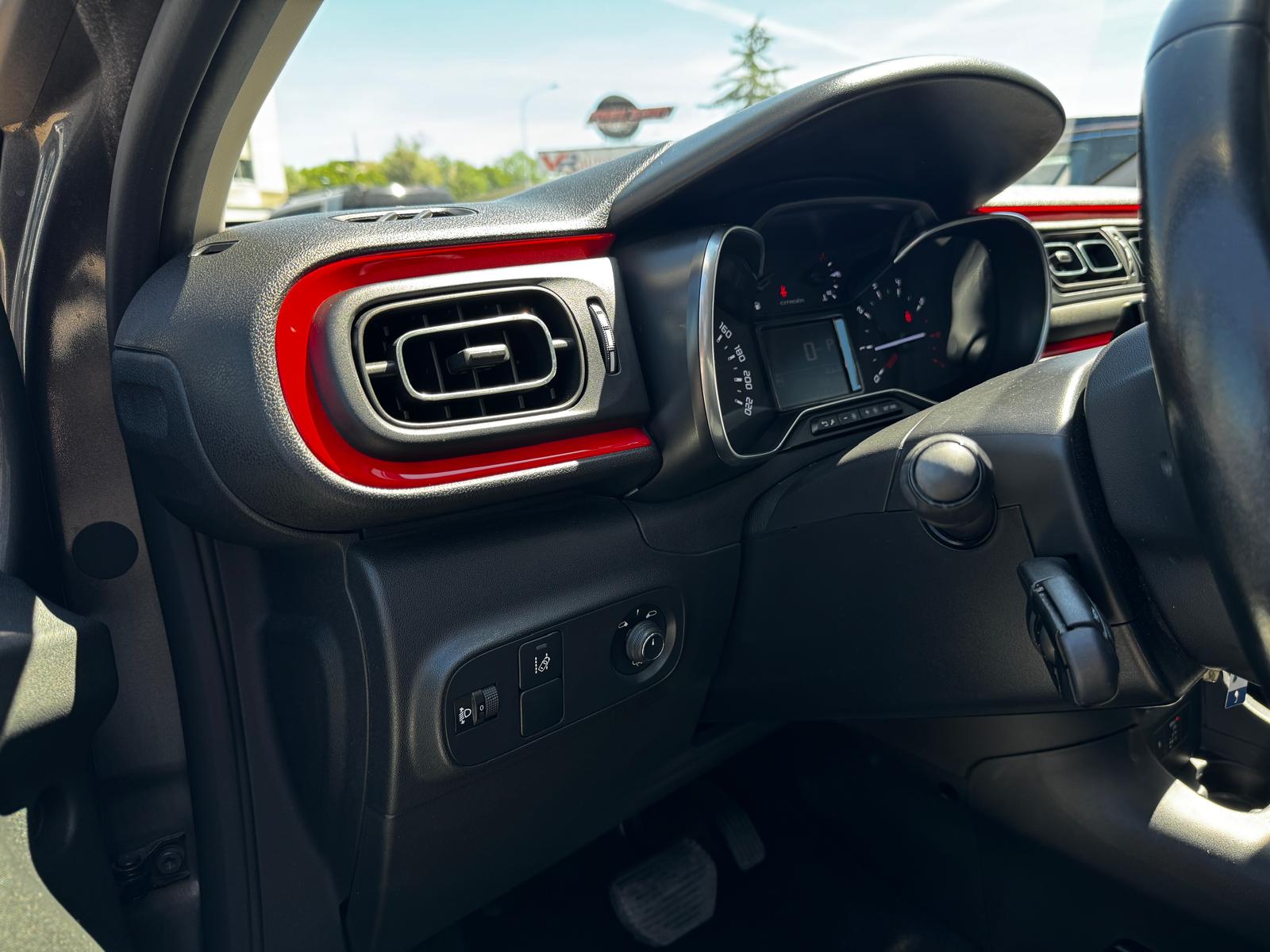 CITROEN C3 1.2i PureTech Shine EAT6-image-15