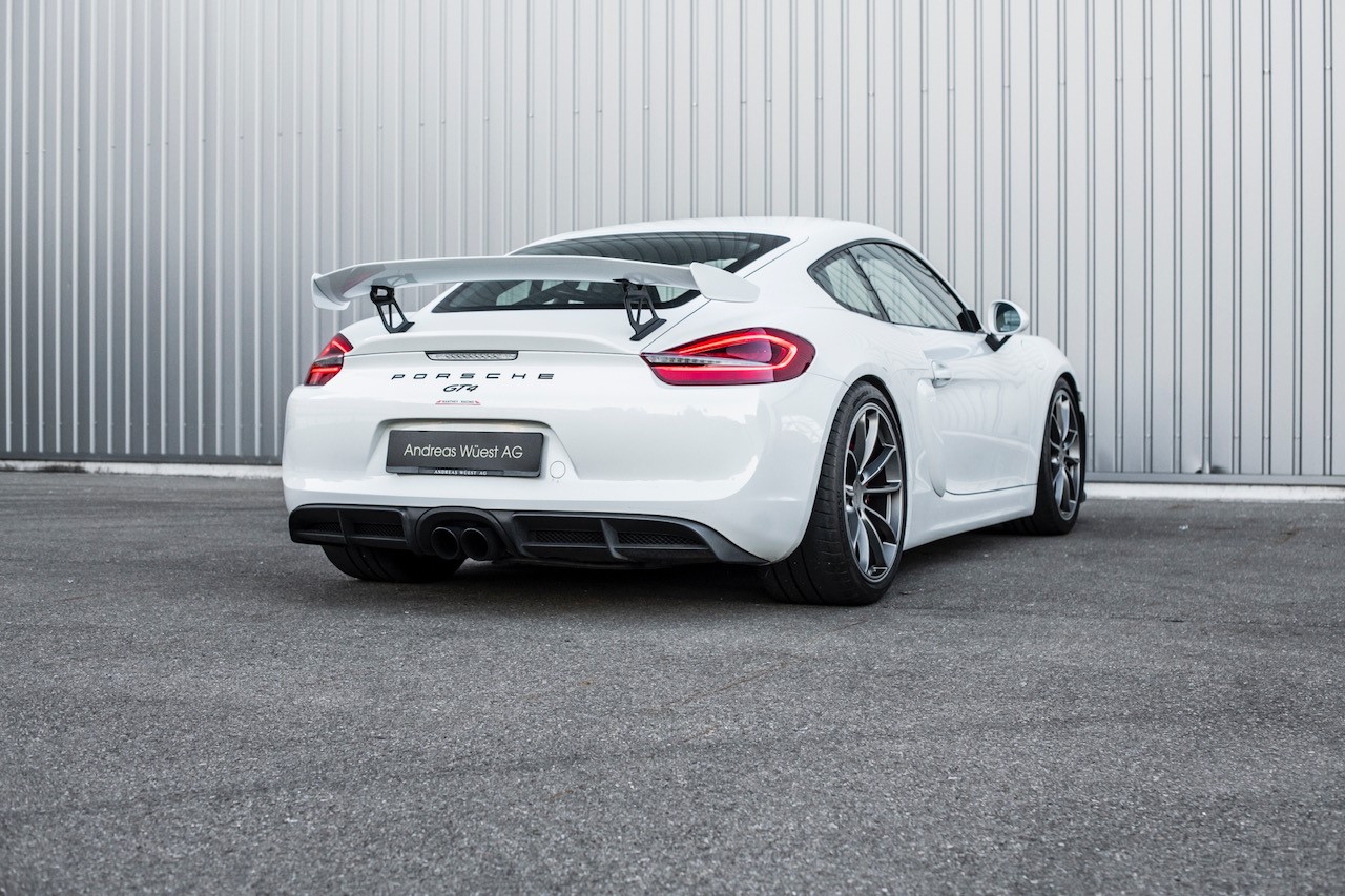 PORSCHE Cayman GT4 MR-showroom-element-3
