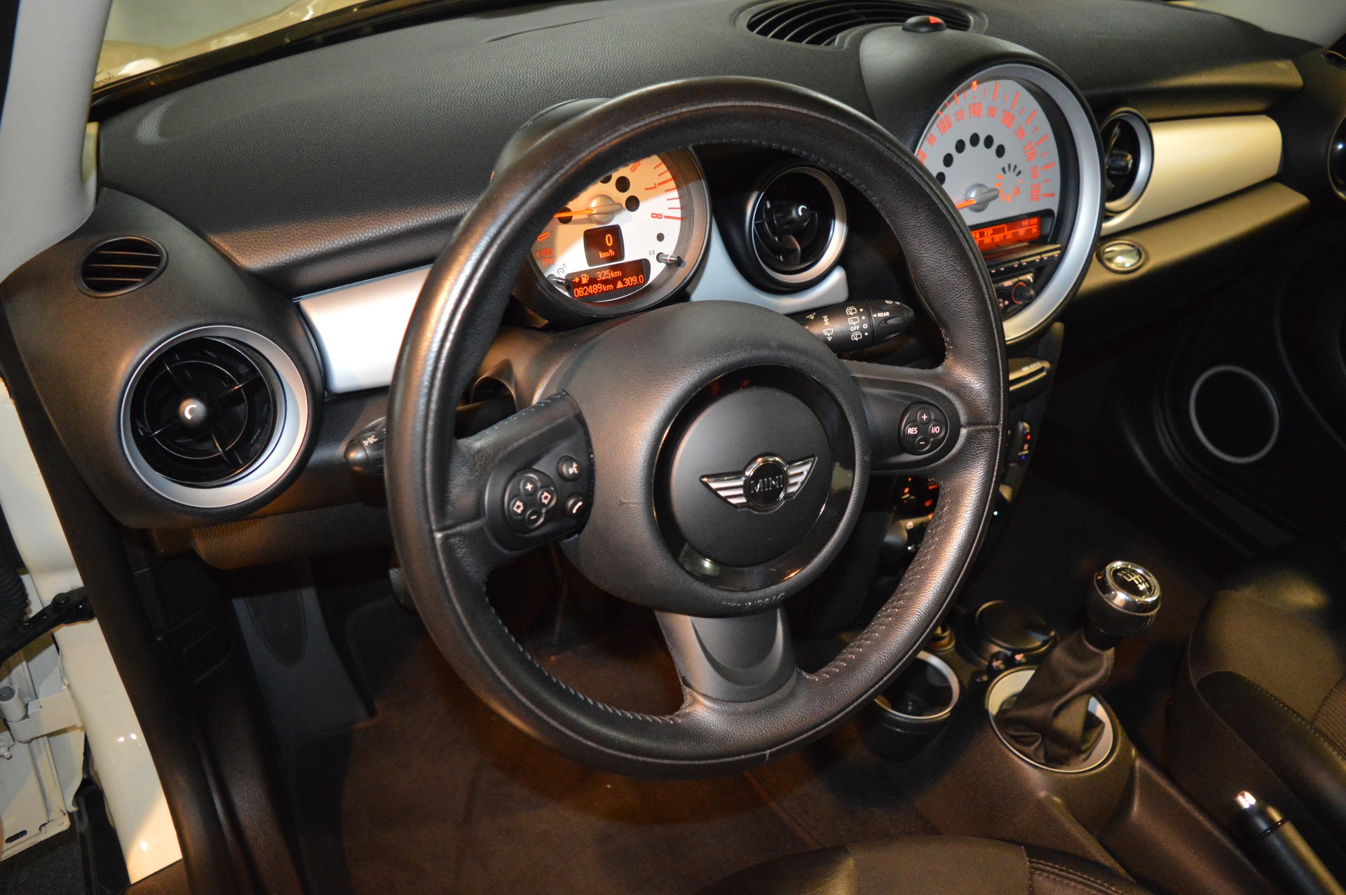 MINI Cooper-image-15
