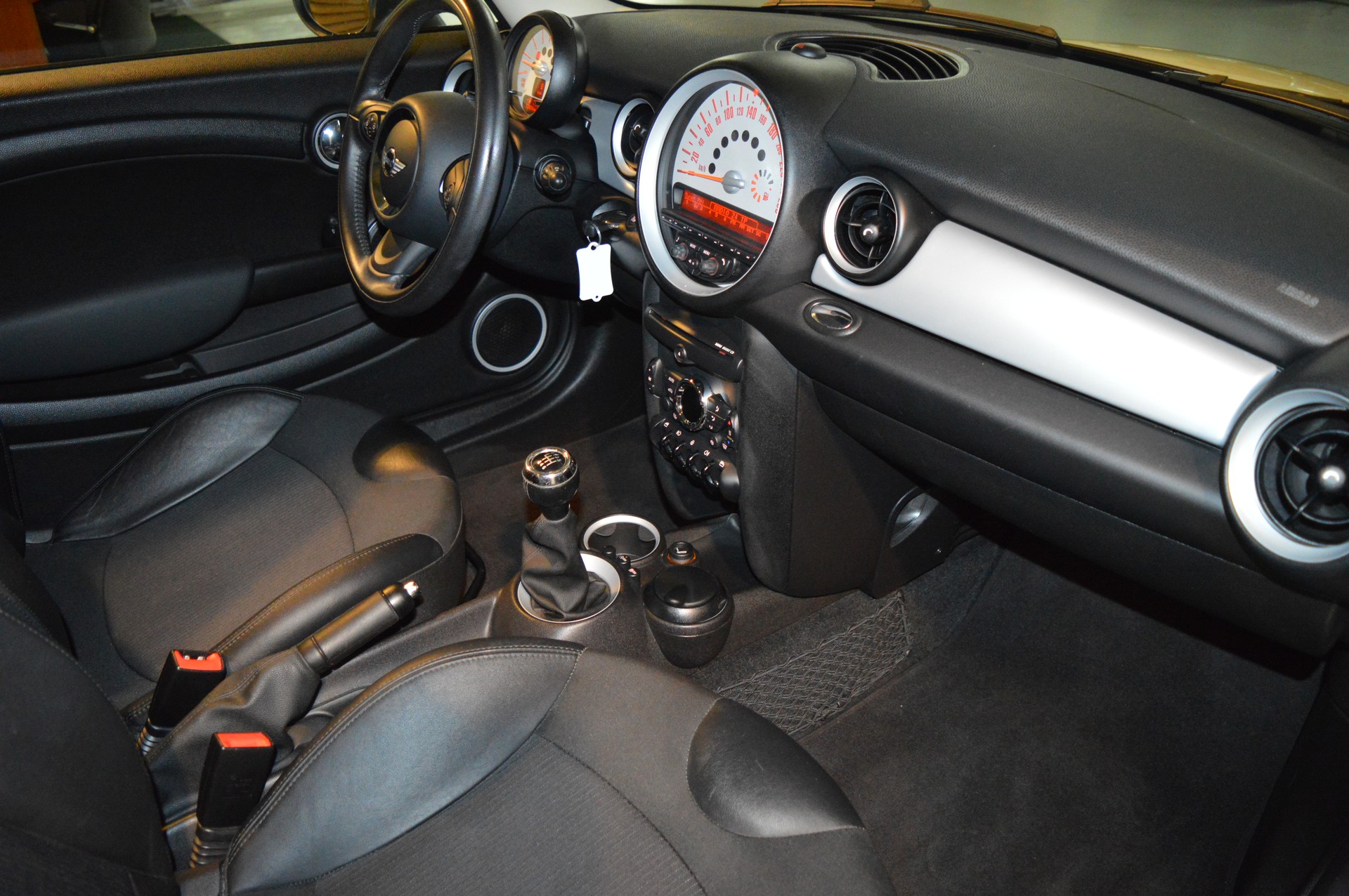MINI Cooper-image-12