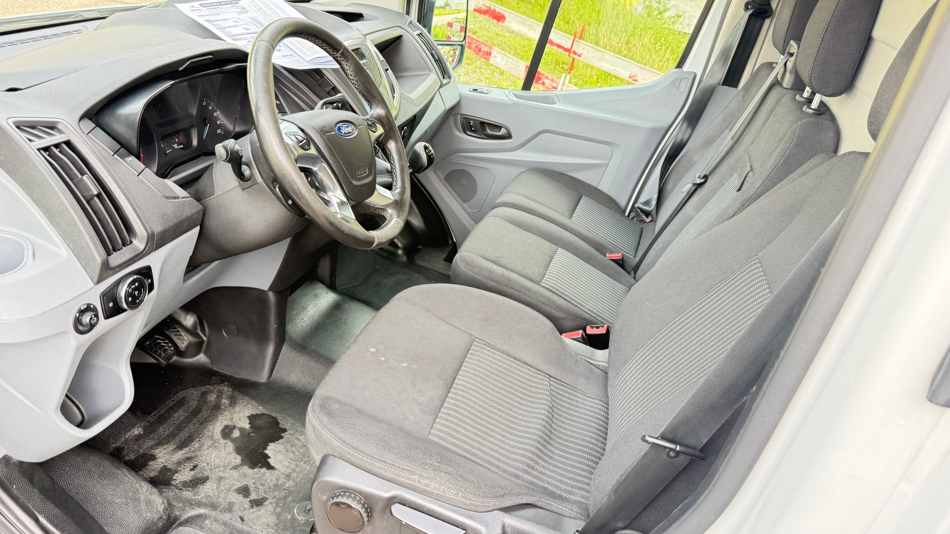 FORD Transit 2.2Diesel Van 330 L2H3 Trend FWD-image-6