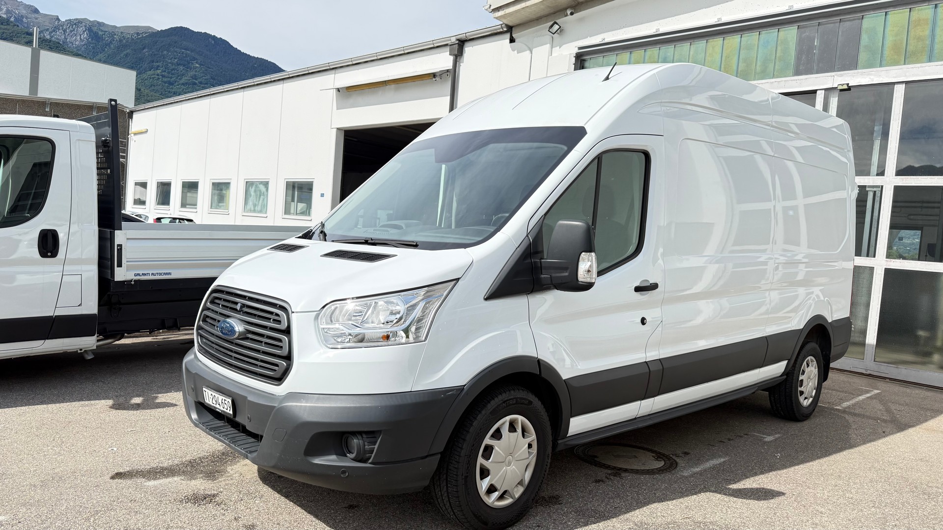 FORD Transit 2.2Diesel Van 330 L2H3 Trend FWD-image-0