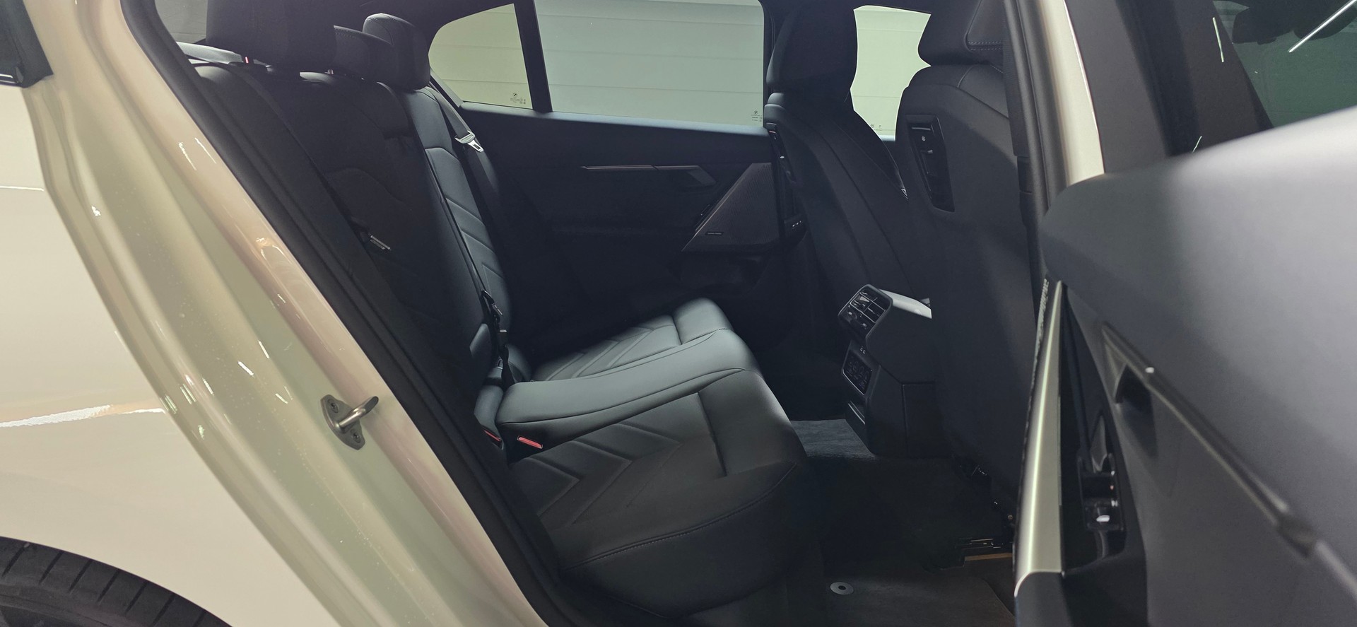 BMW 520d 48V M Sport Steptronic *Sitzkühlung & Heizung*Rückfahrkamera*Elektrische Sitze*Ambientelicht*-image-29