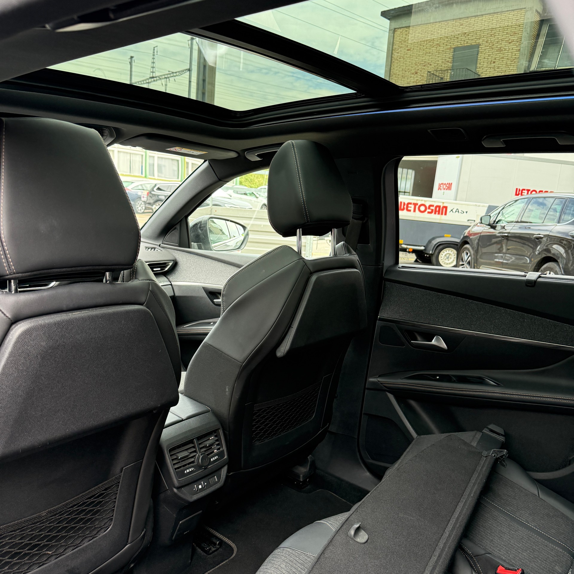 PEUGEOT 5008 1.6Pure Tech GT Line EAT8-image-13