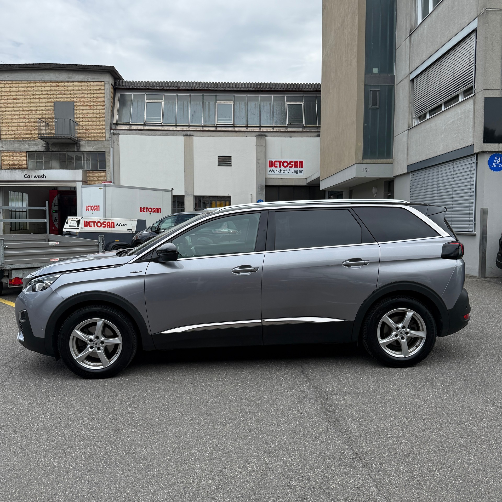 PEUGEOT 5008 1.6Pure Tech GT Line EAT8-image-3