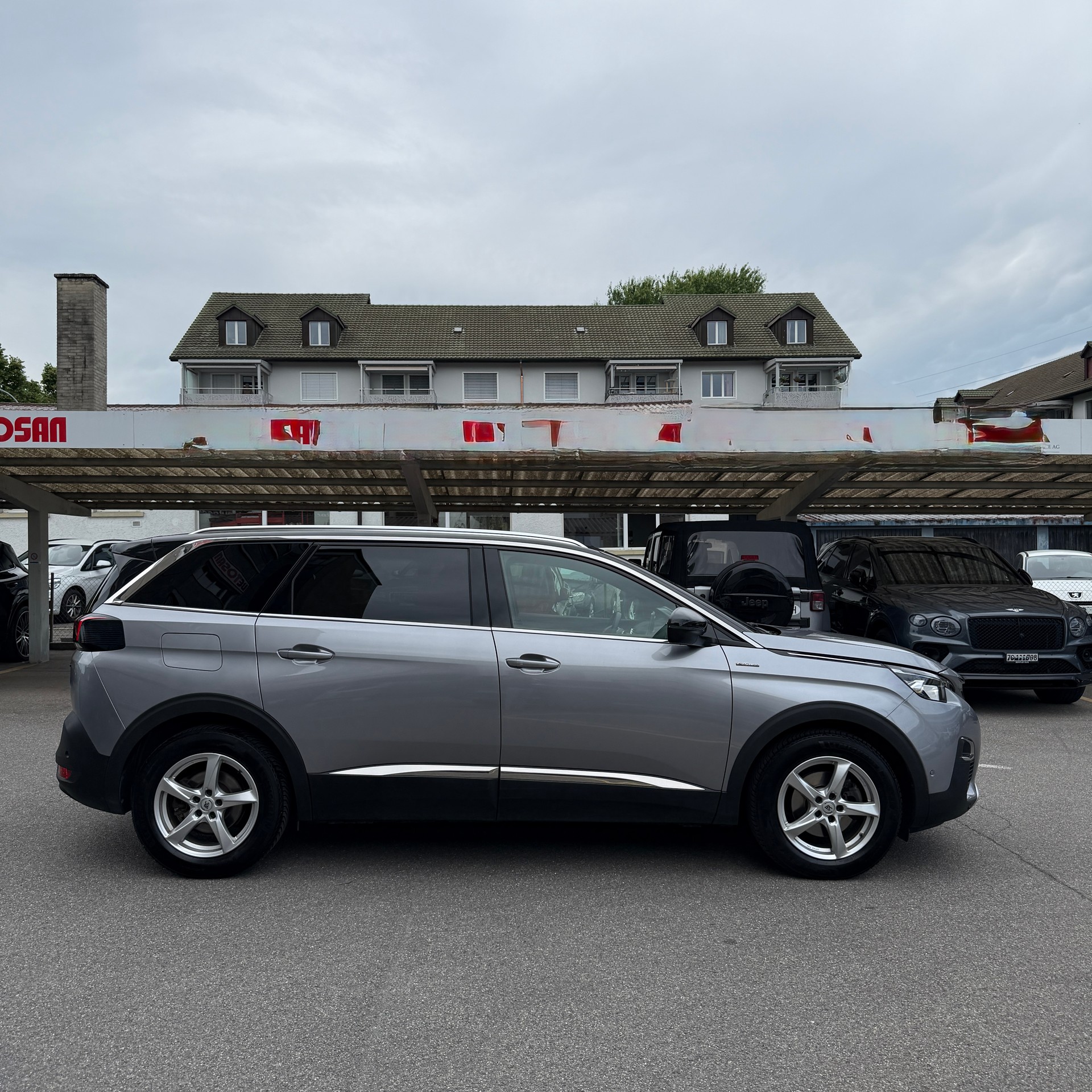 PEUGEOT 5008 1.6Pure Tech GT Line EAT8-image-7