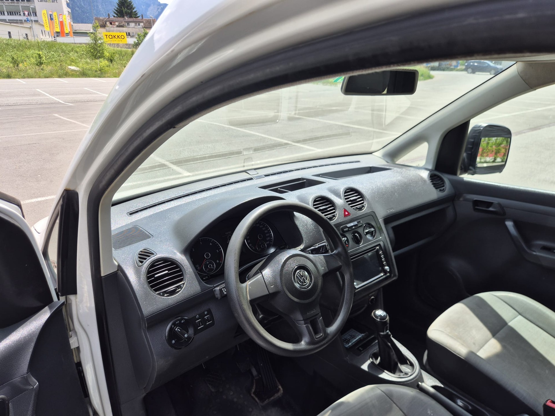 VW Caddy Maxi 2.0 TDI 4Motion-image-3