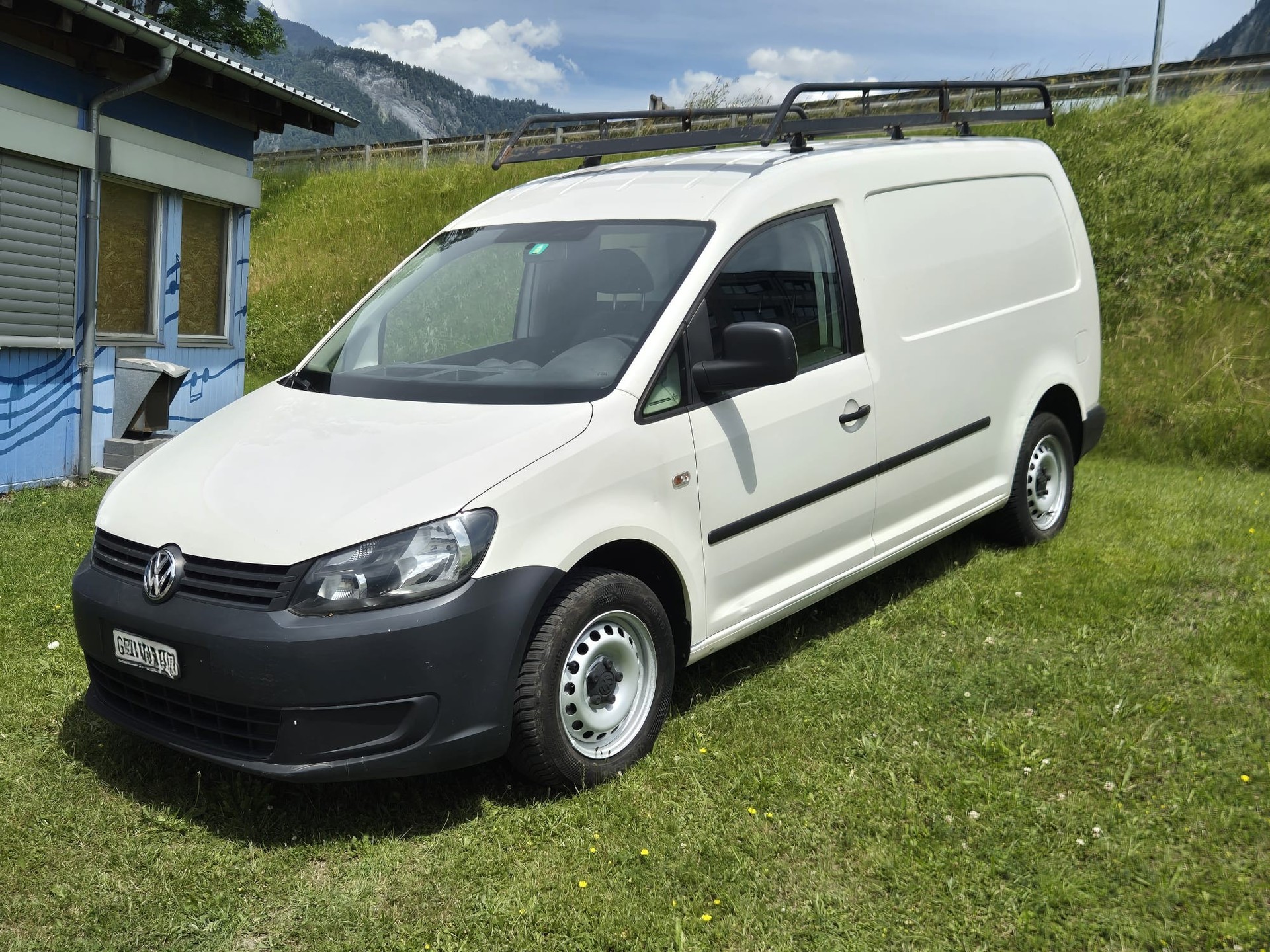 VW Caddy Maxi 2.0 TDI 4Motion-image-0