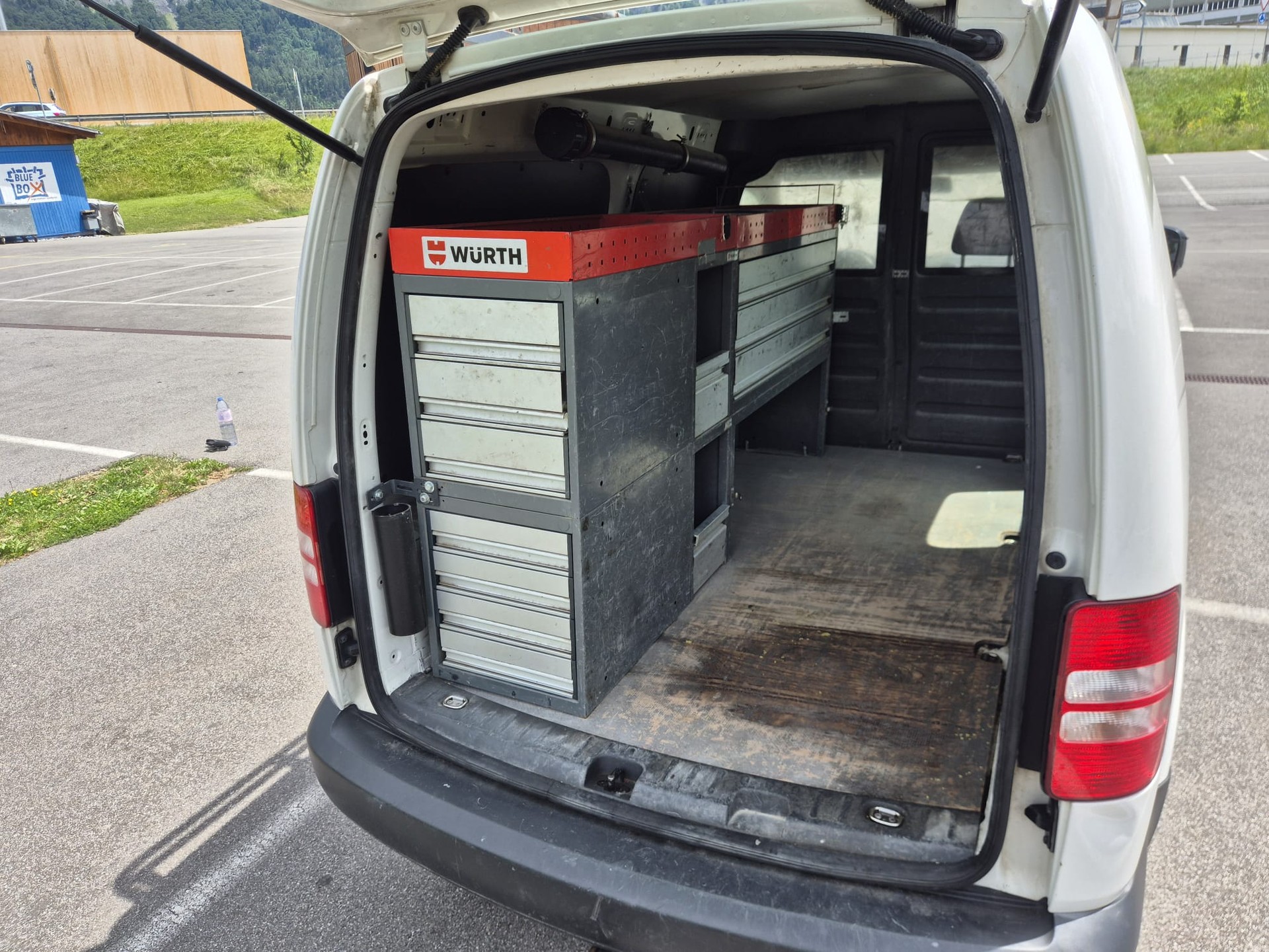 VW Caddy Maxi 2.0 TDI 4Motion-image-5