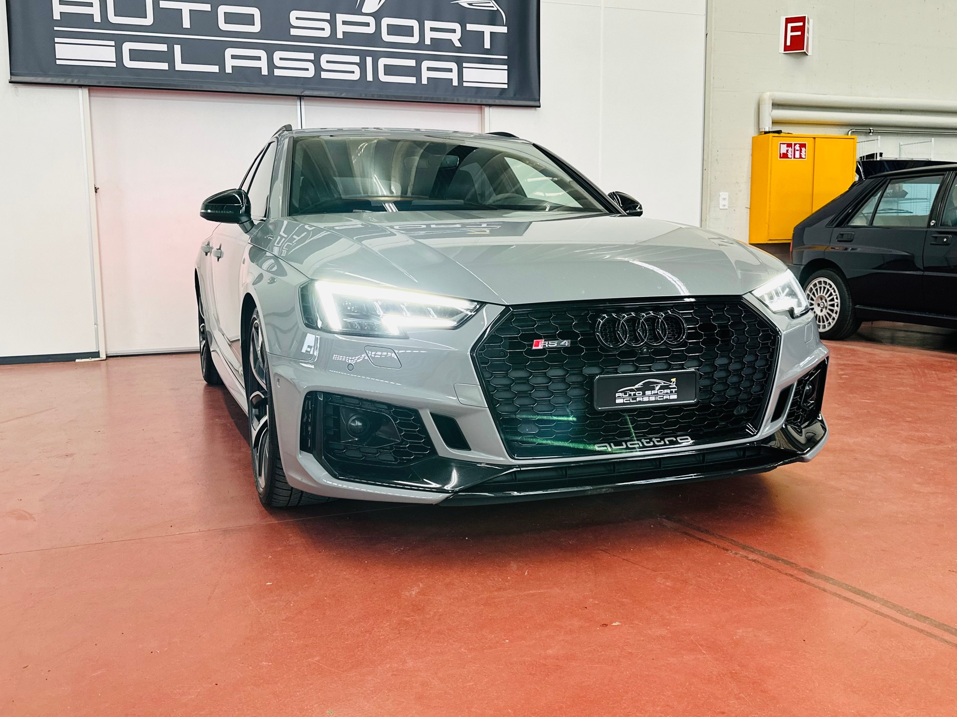 AUDI RS4 Avant 2.9 TFSI quattro tiptronic Nardo Grey-image-6