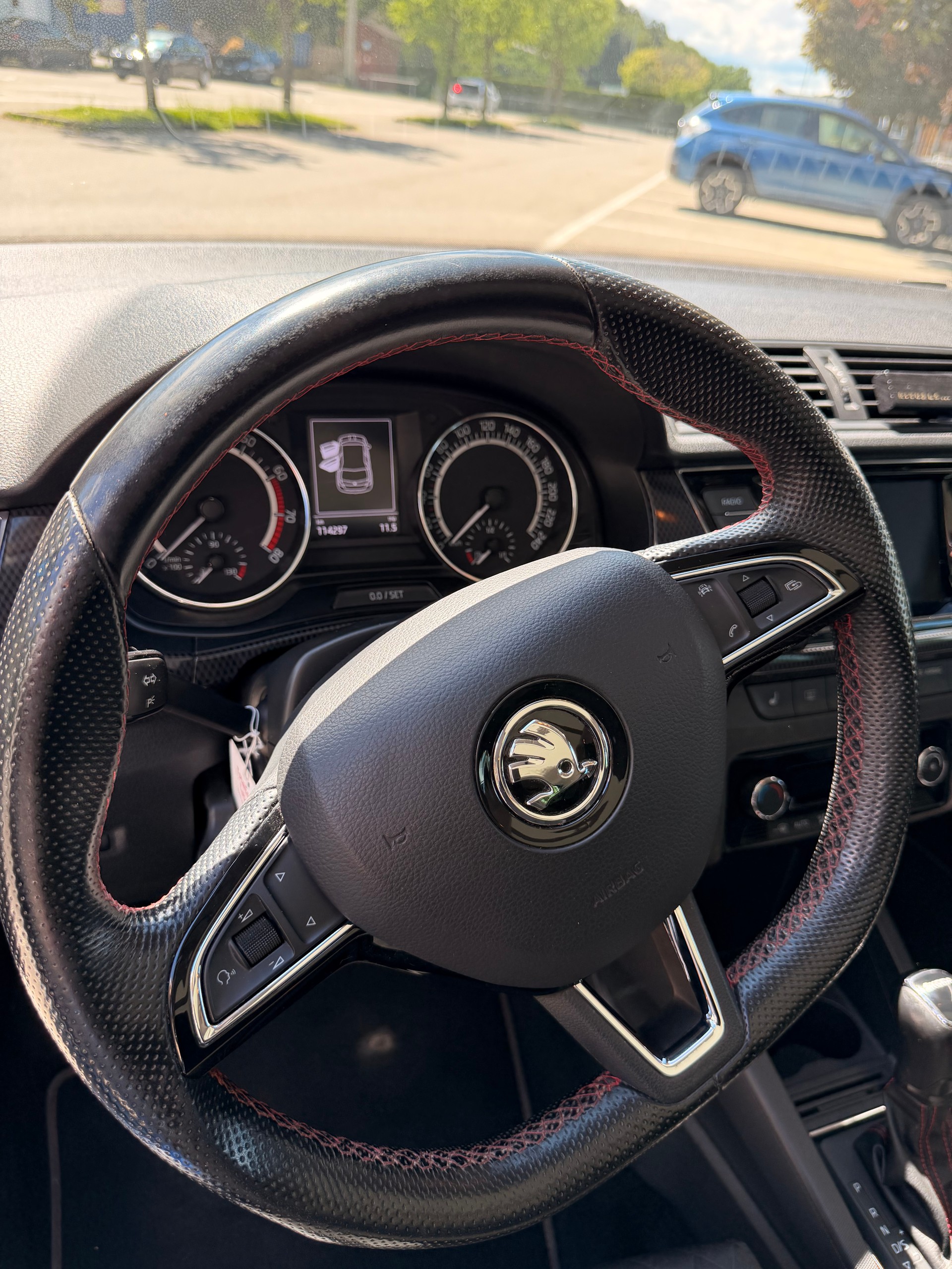 SKODA Fabia 1.0 TSI Monte Carlo DSG-image-6