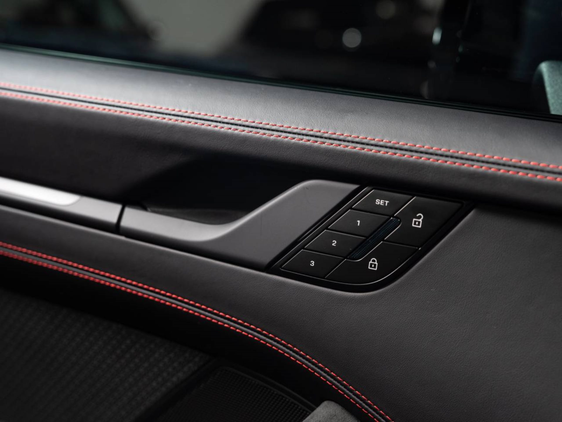 PORSCHE 911 Carrera 4 GTS-image-11