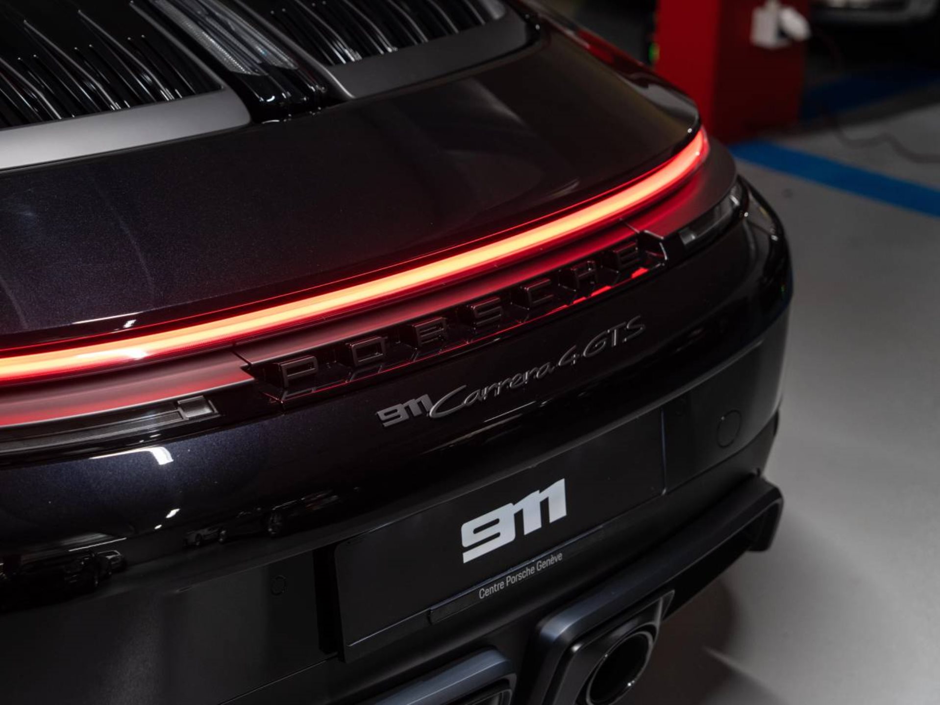 PORSCHE 911 Carrera 4 GTS-image-24