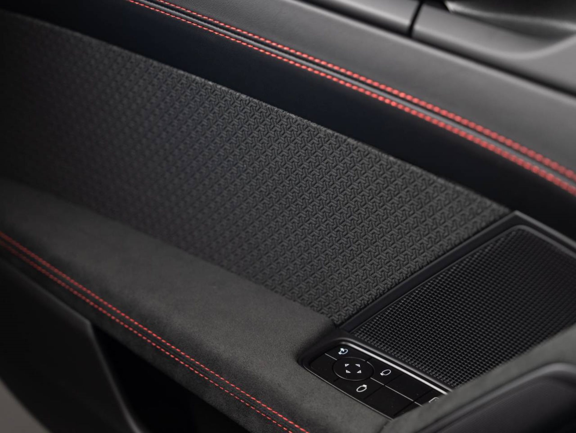 PORSCHE 911 Carrera 4 GTS-image-19