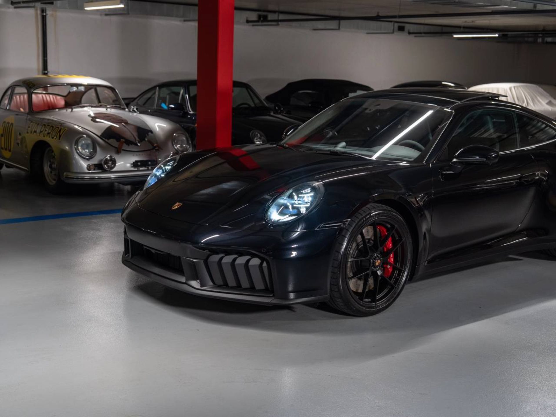 PORSCHE 911 Carrera 4 GTS-image-26