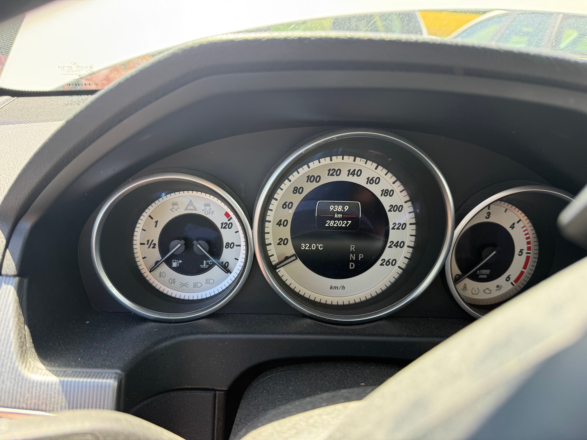 MERCEDES-BENZ E 350 BlueTEC 4Matic 7G-Tronic-image-6