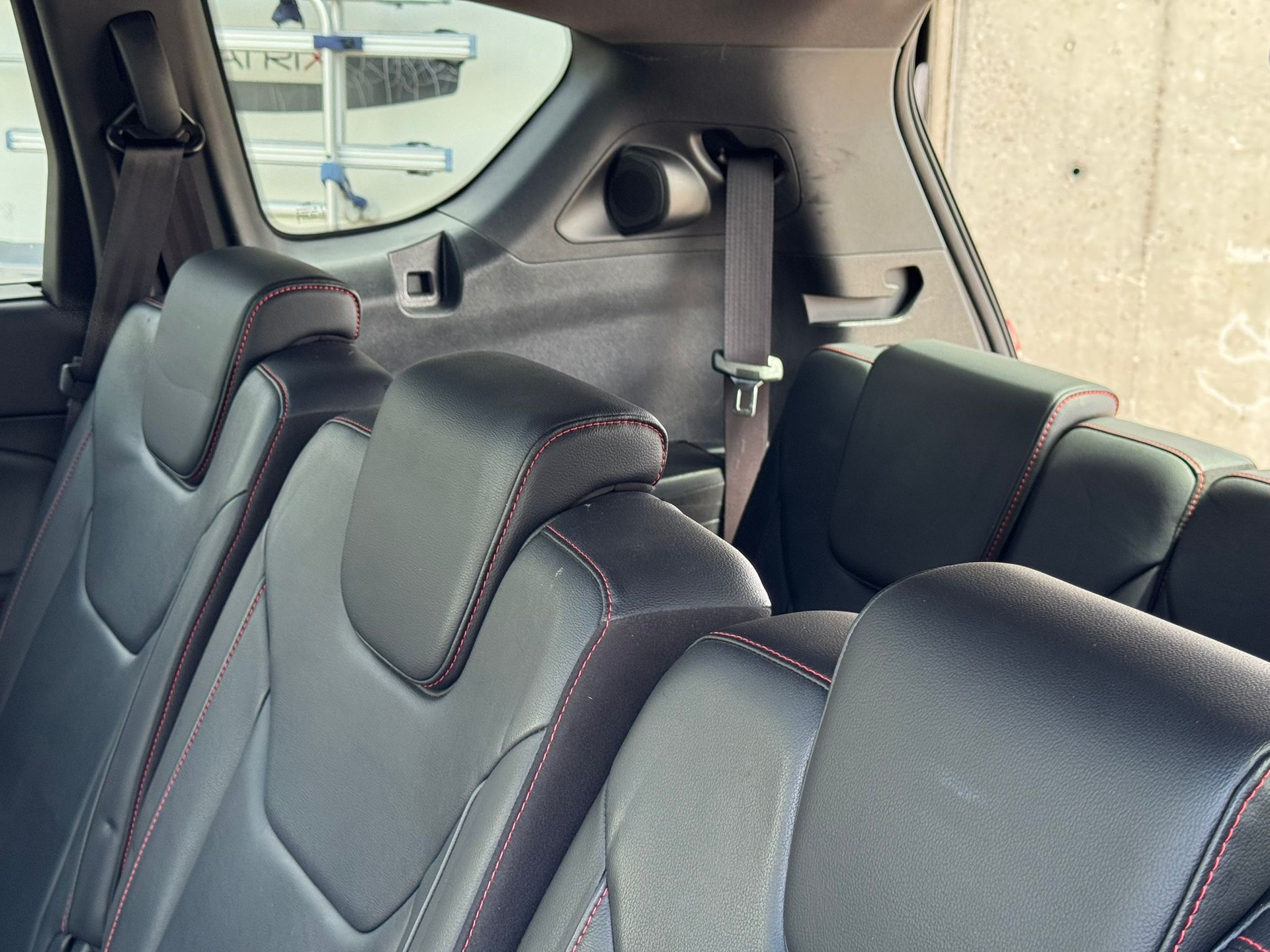 FORD S-Max 2.0 TDCi ST-Line AWD Automatic-image-12