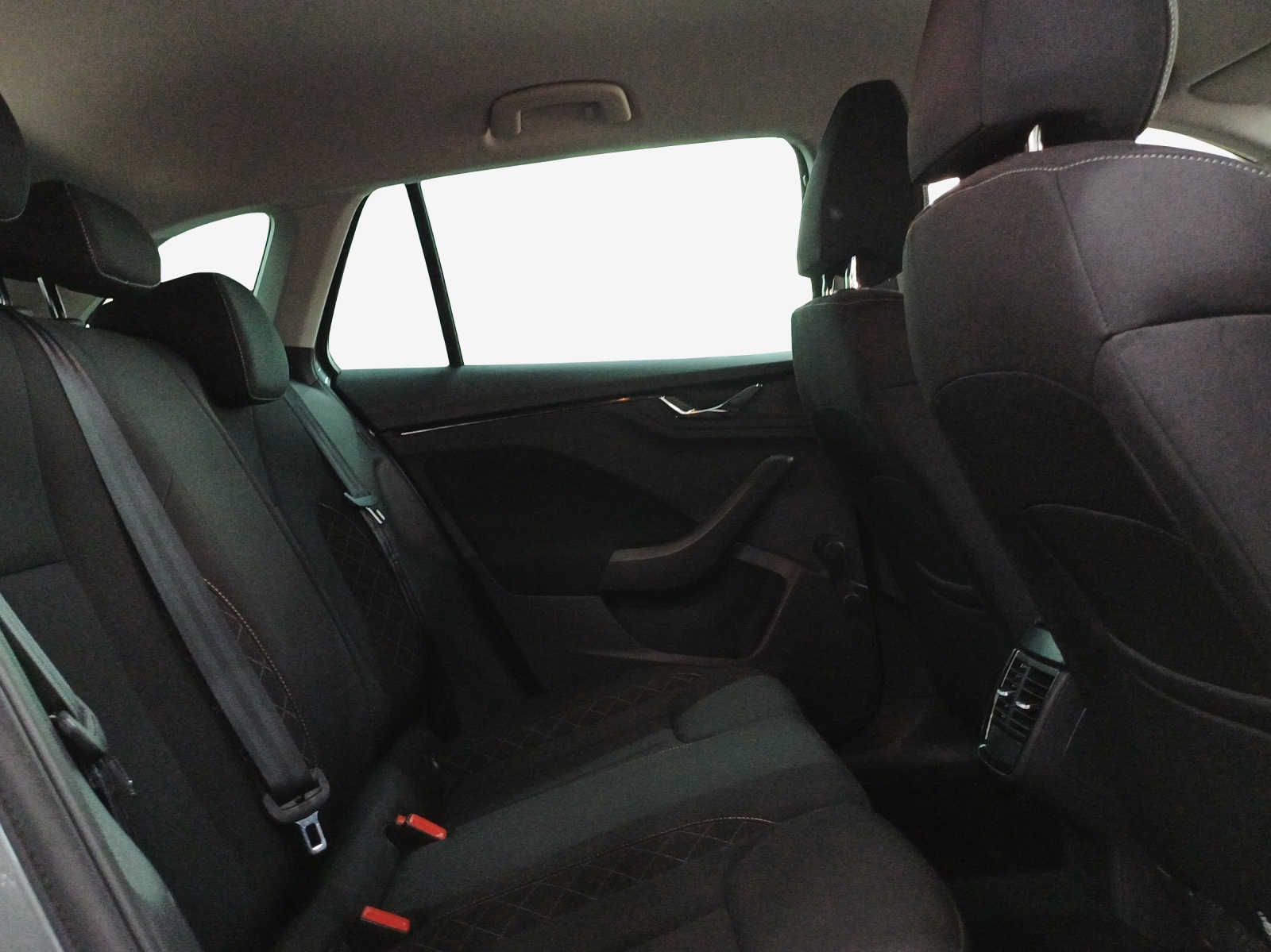 SKODA Scala 1.0 TSI Ambition DSG-image-12