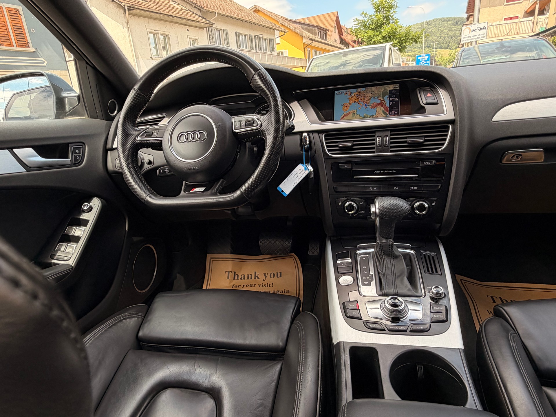 AUDI A4 Avant 2.0 TFSI quattro s-tronic S-Line-image-19