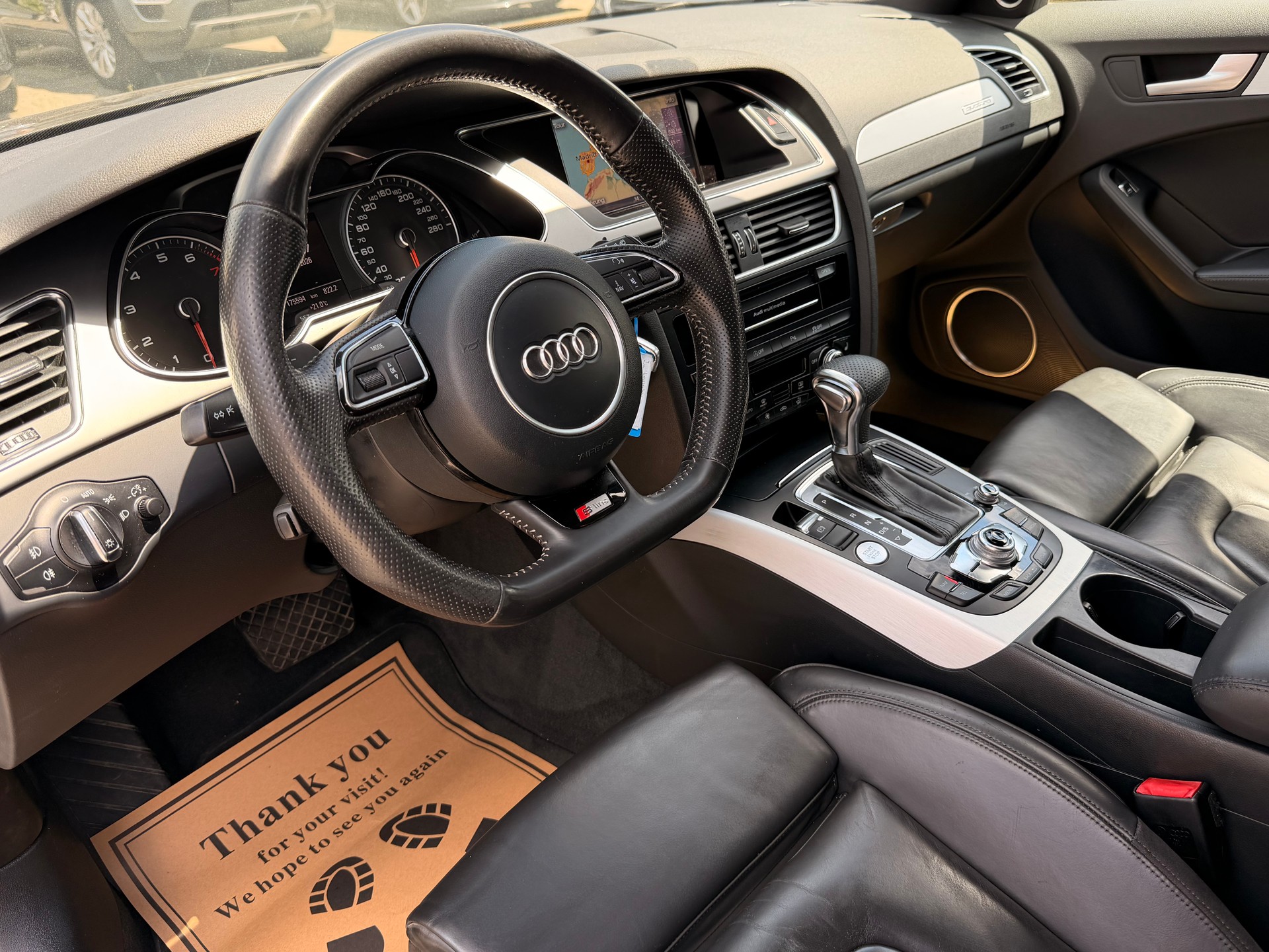 AUDI A4 Avant 2.0 TFSI quattro s-tronic S-Line-image-13