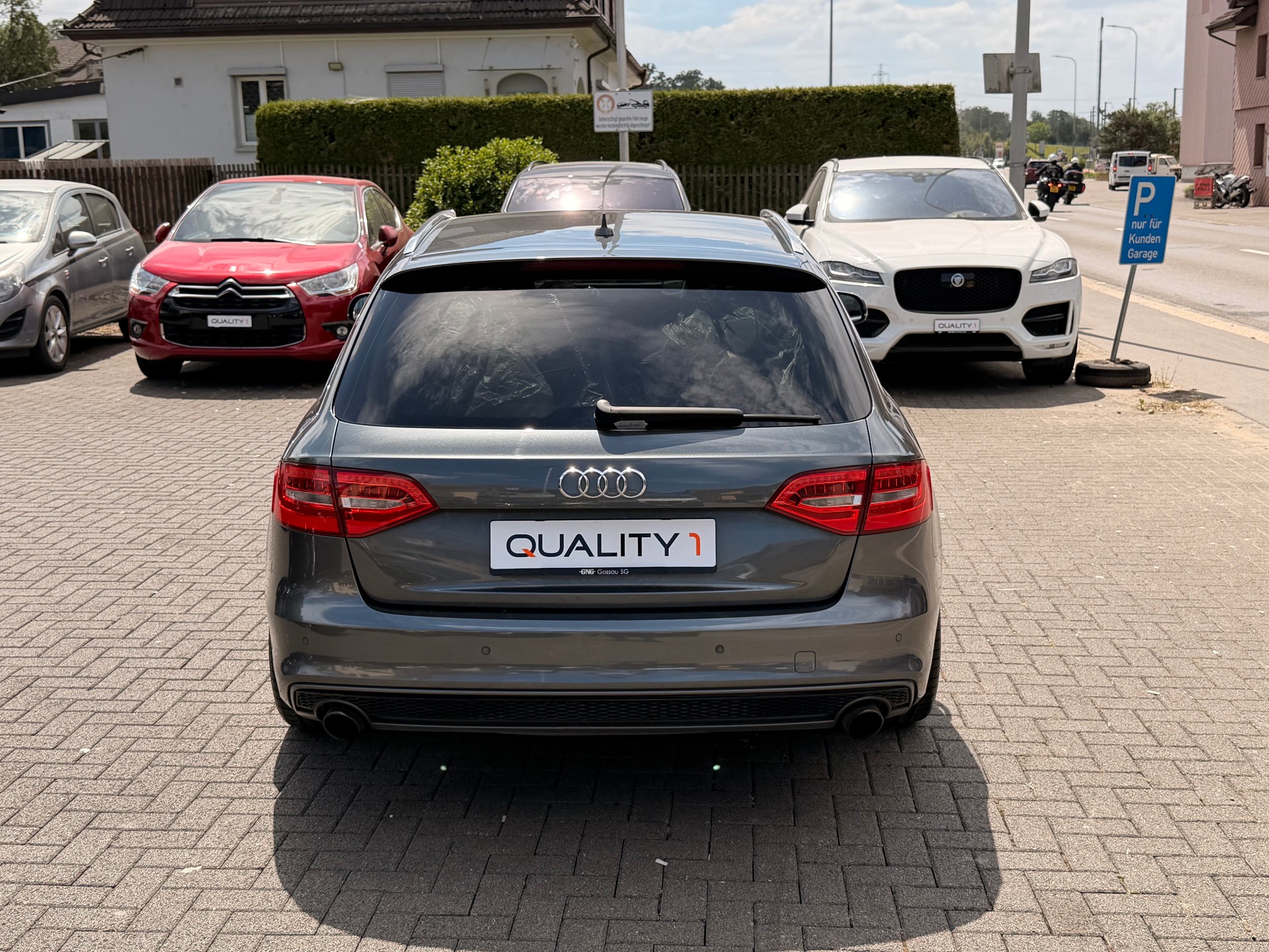 AUDI A4 Avant 2.0 TFSI quattro s-tronic S-Line-image-8