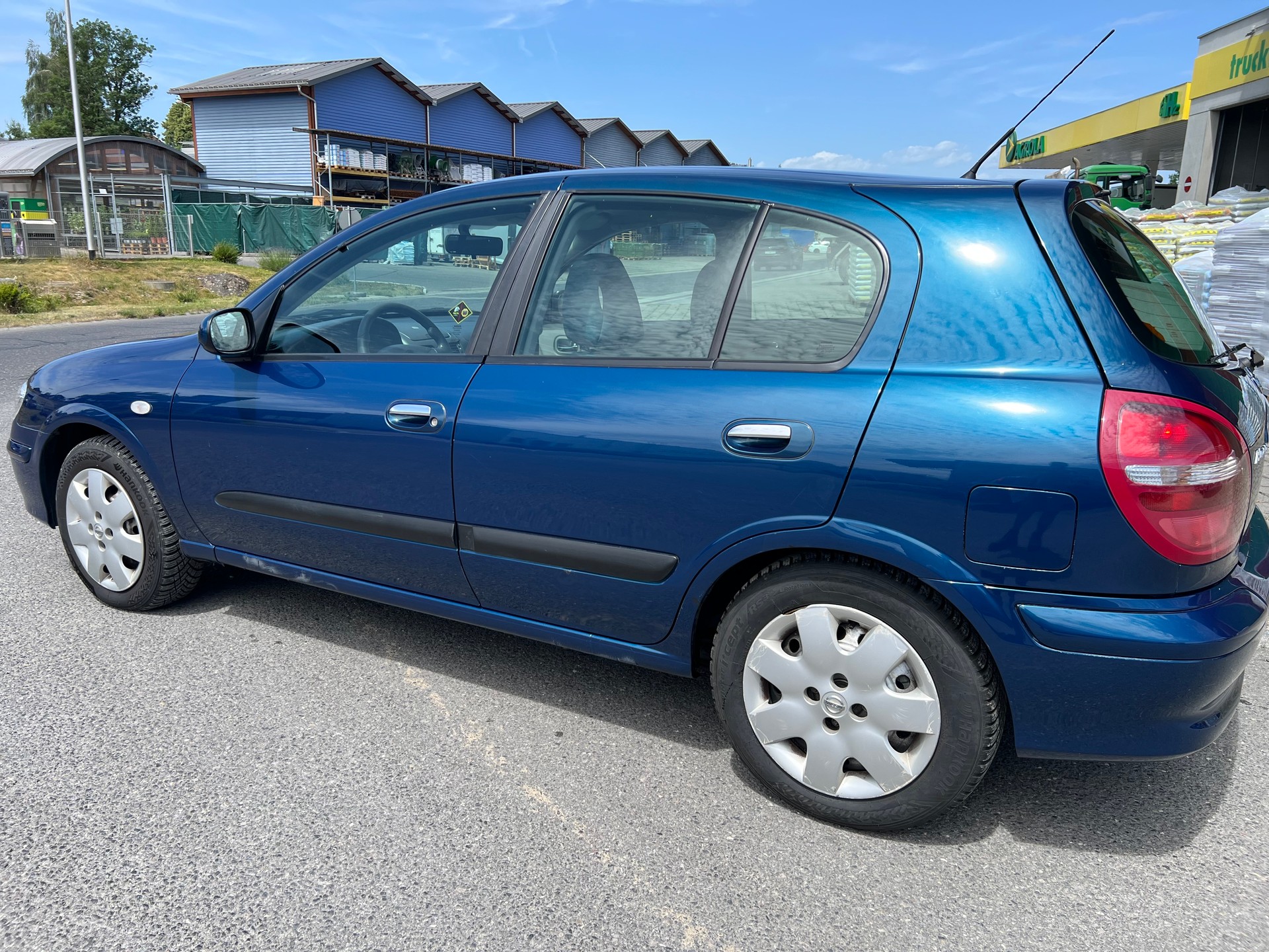 NISSAN Almera 1.8 16V Comfort-image-3