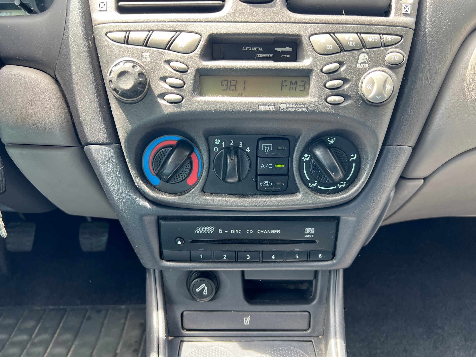 NISSAN Almera 1.8 16V Comfort-image-13