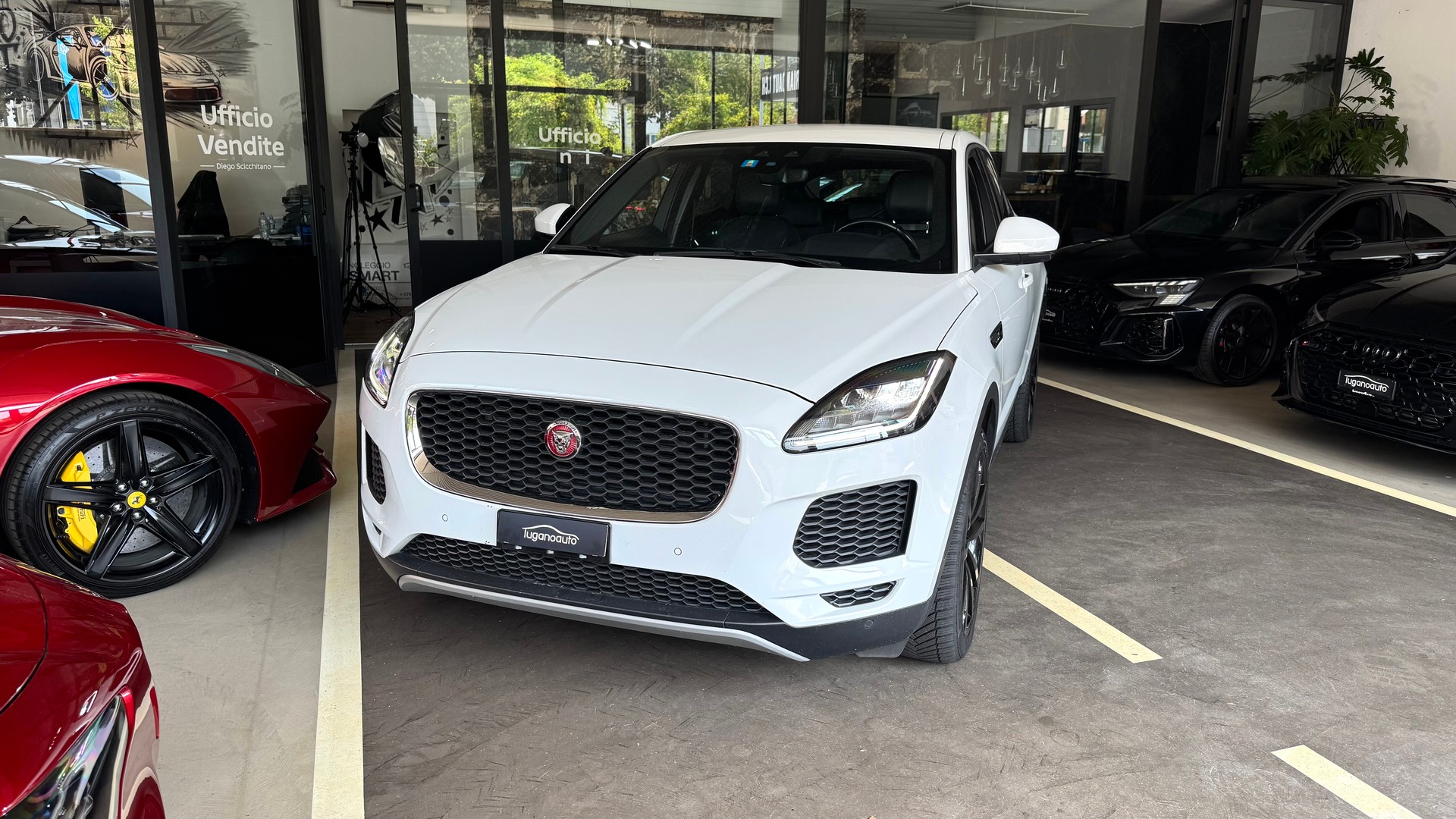 JAGUAR E-Pace 2.0d D150 SE AWD Automatik-image-1