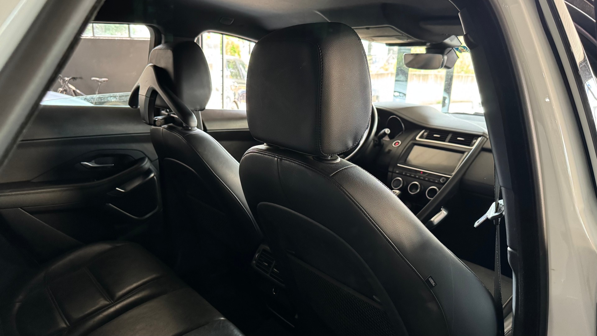 JAGUAR E-Pace 2.0d D150 SE AWD Automatik-image-12