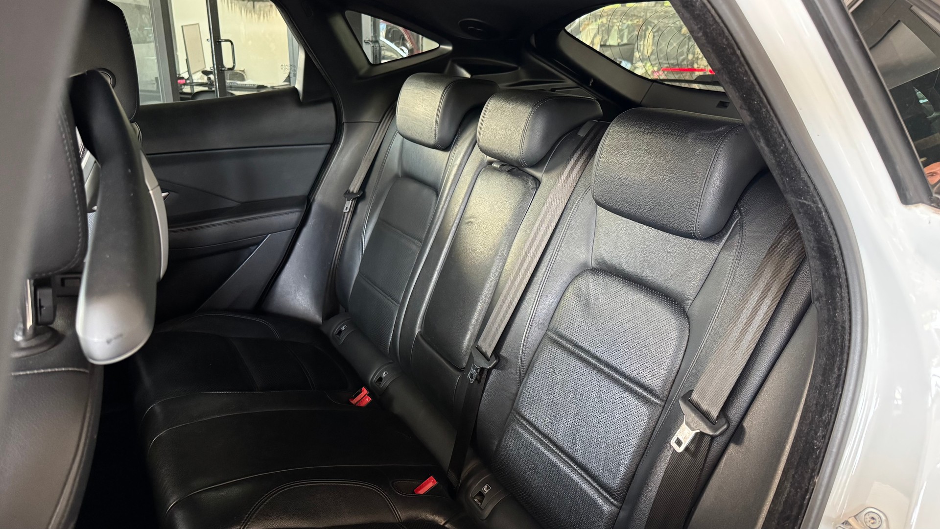 JAGUAR E-Pace 2.0d D150 SE AWD Automatik-image-11