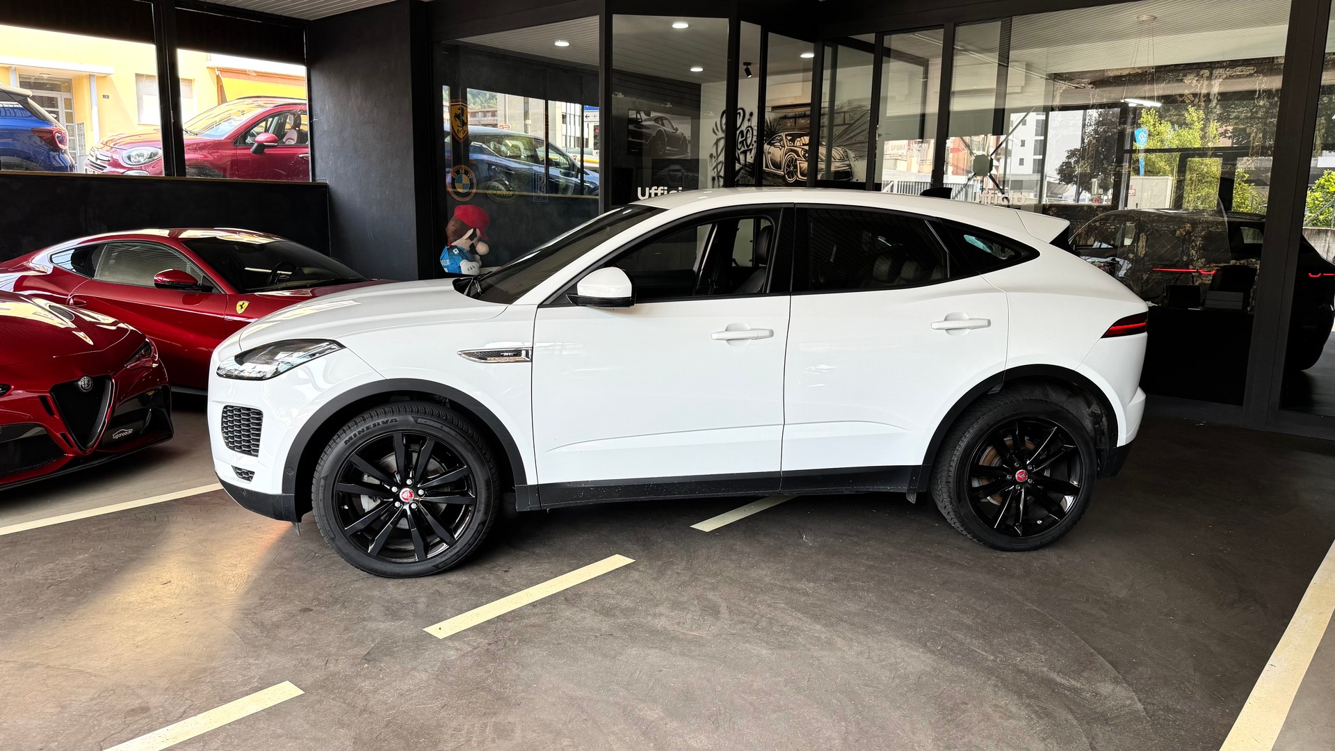 JAGUAR E-Pace 2.0d D150 SE AWD Automatik-image-2
