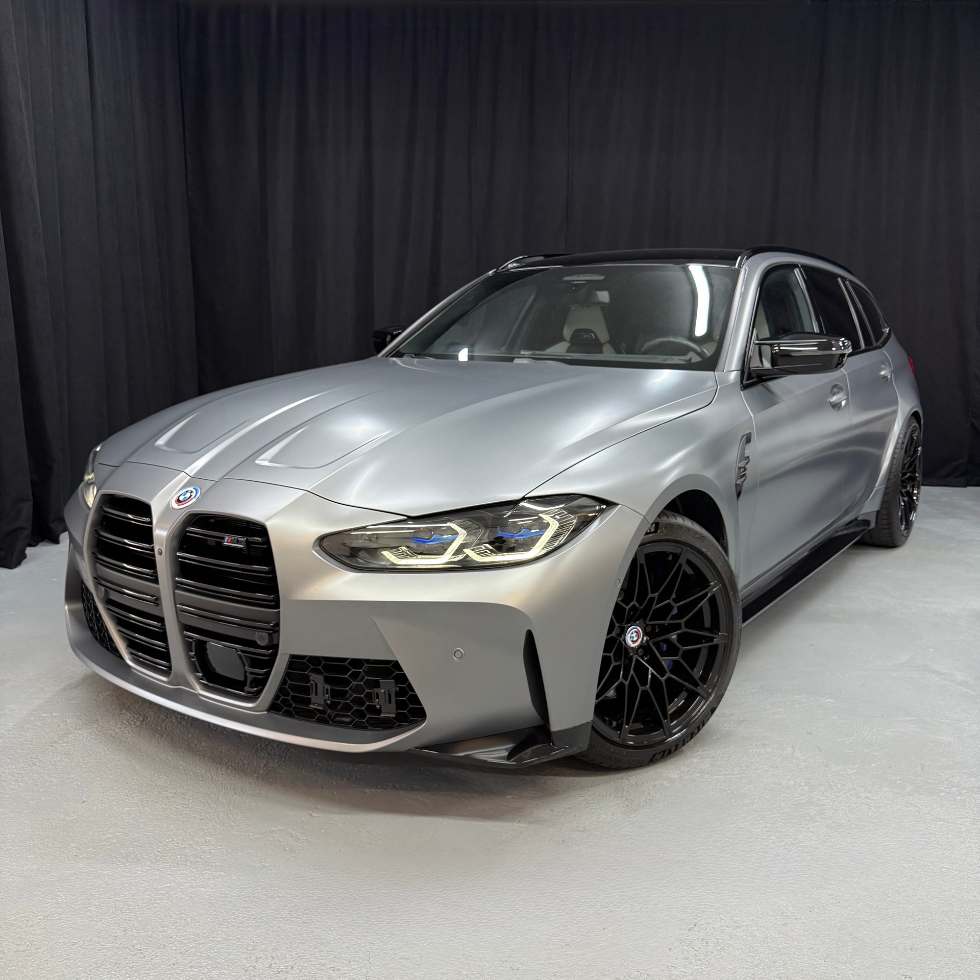 BMW M3 Touring xDrive Competition M Individual Frozen Pure Grey-image-1
