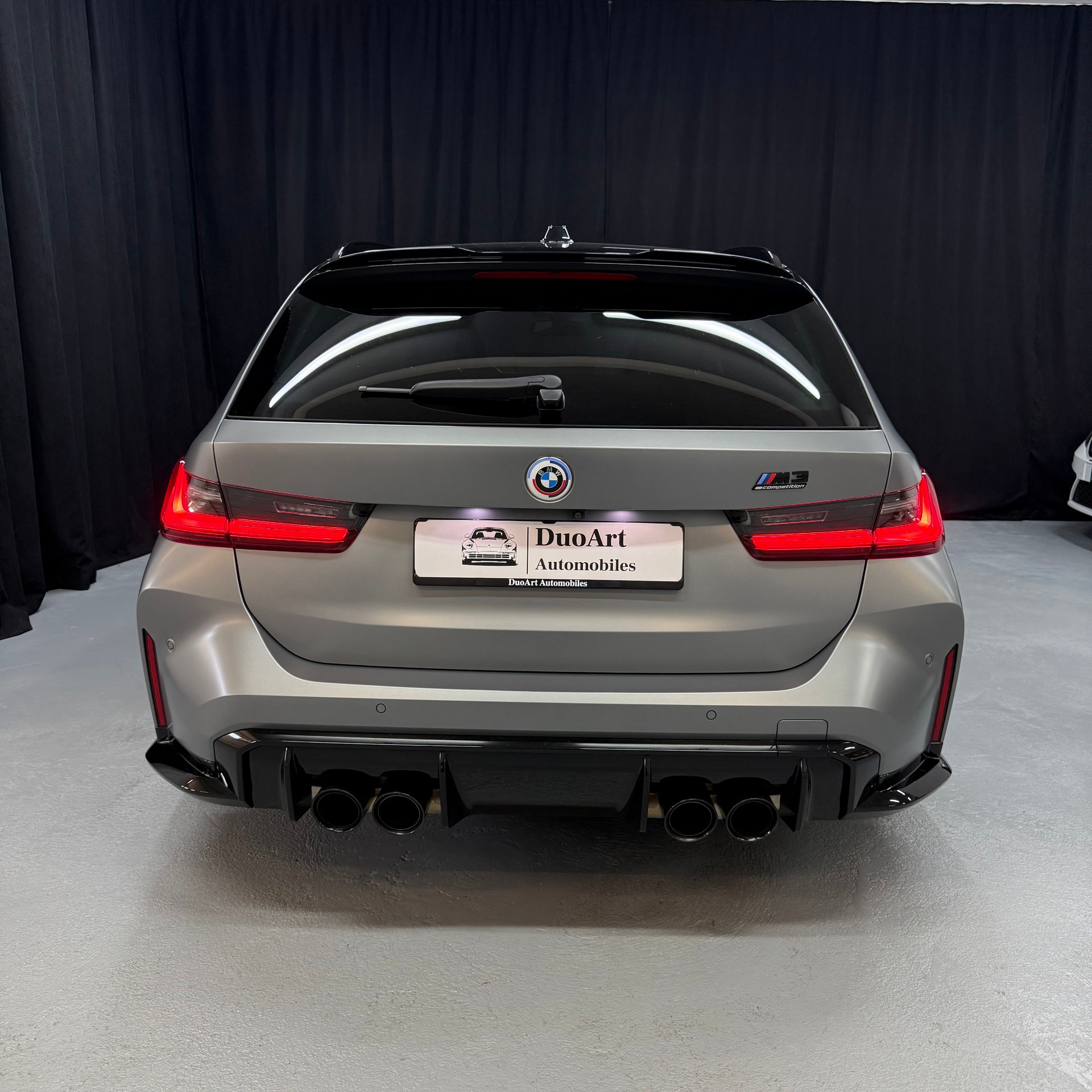 BMW M3 Touring xDrive Competition M Individual Frozen Pure Grey-image-7