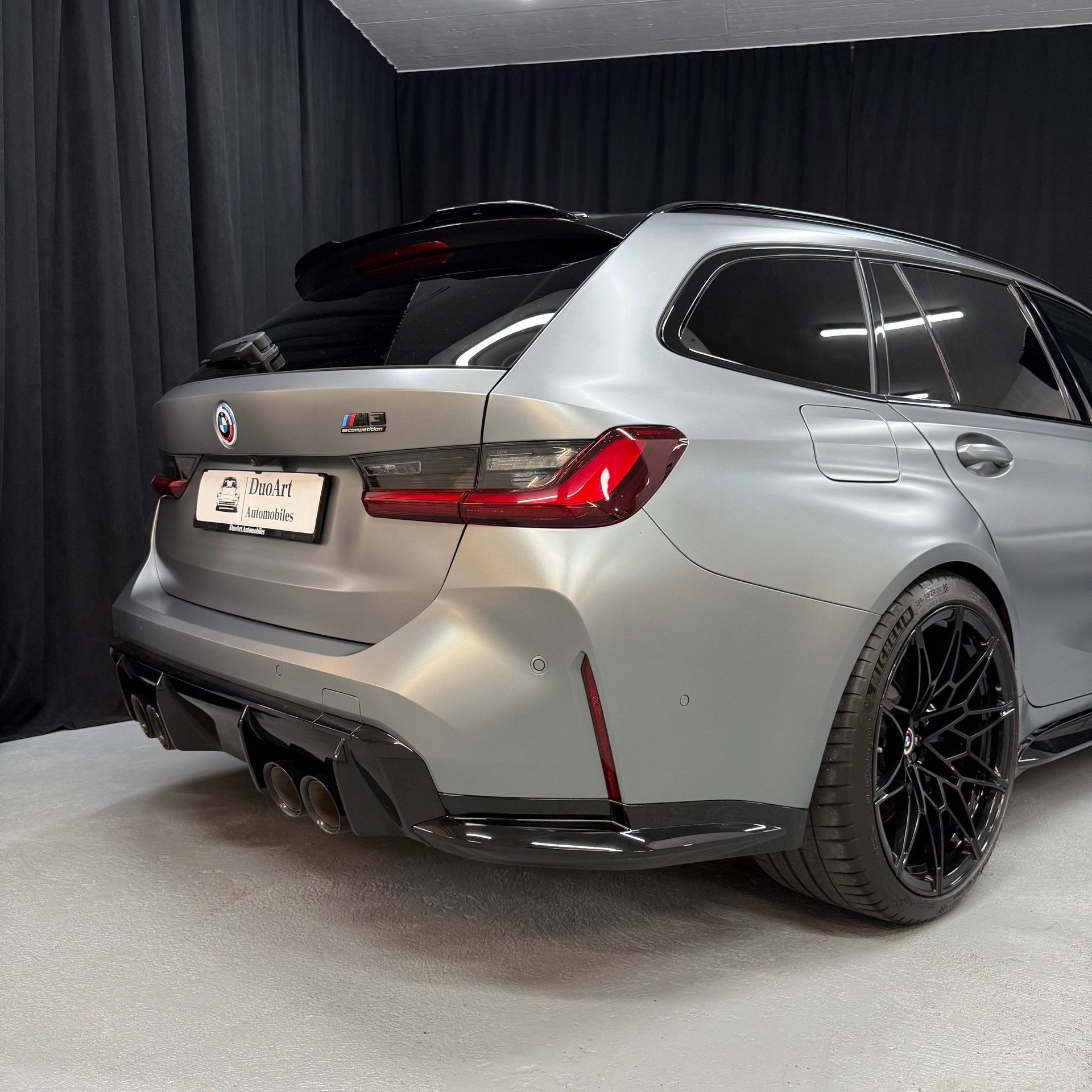 BMW M3 Touring xDrive Competition M Individual Frozen Pure Grey-image-6