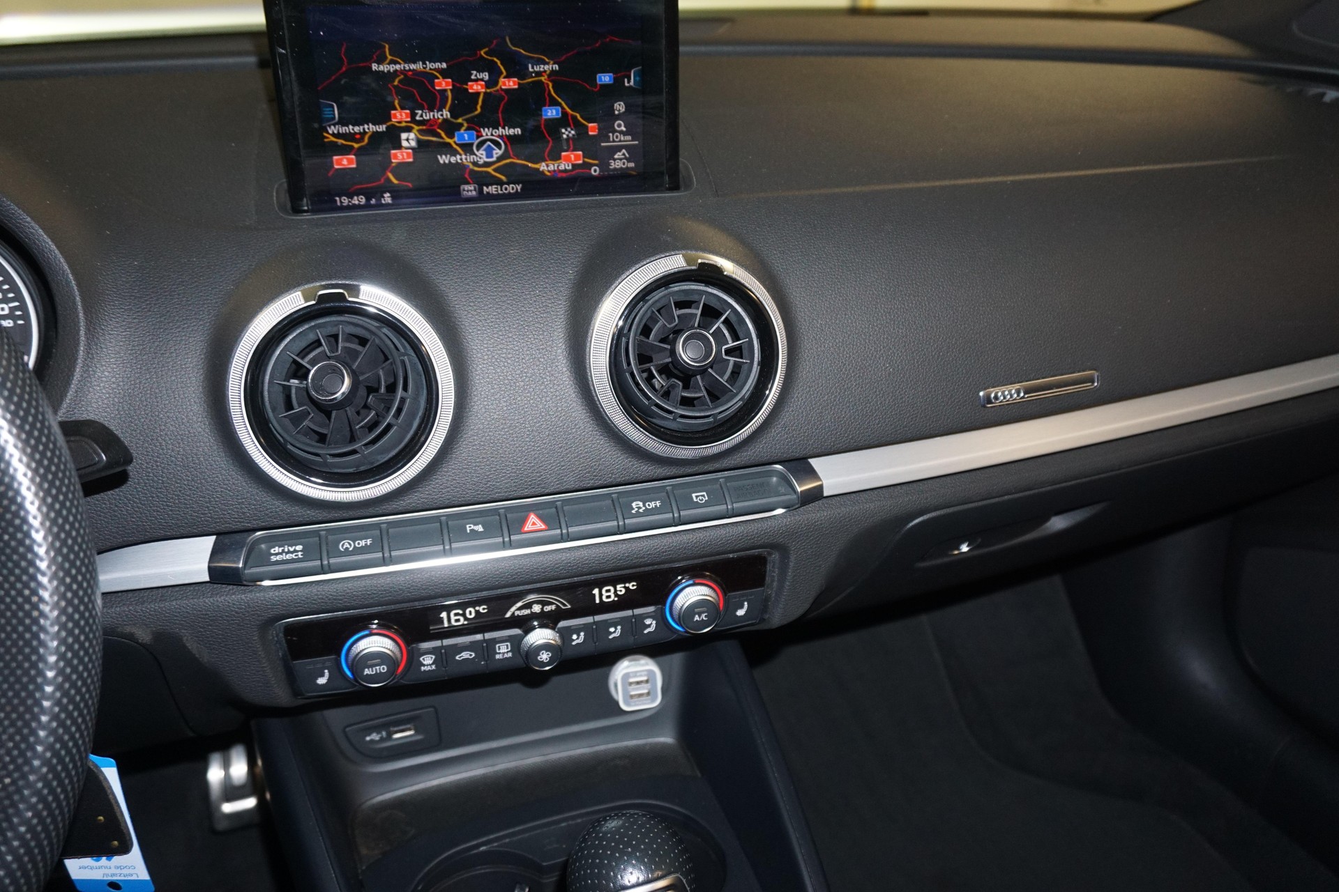 AUDI A3 Cabriolet 1.5 35 TFSI Sport S-Tronic-image-12